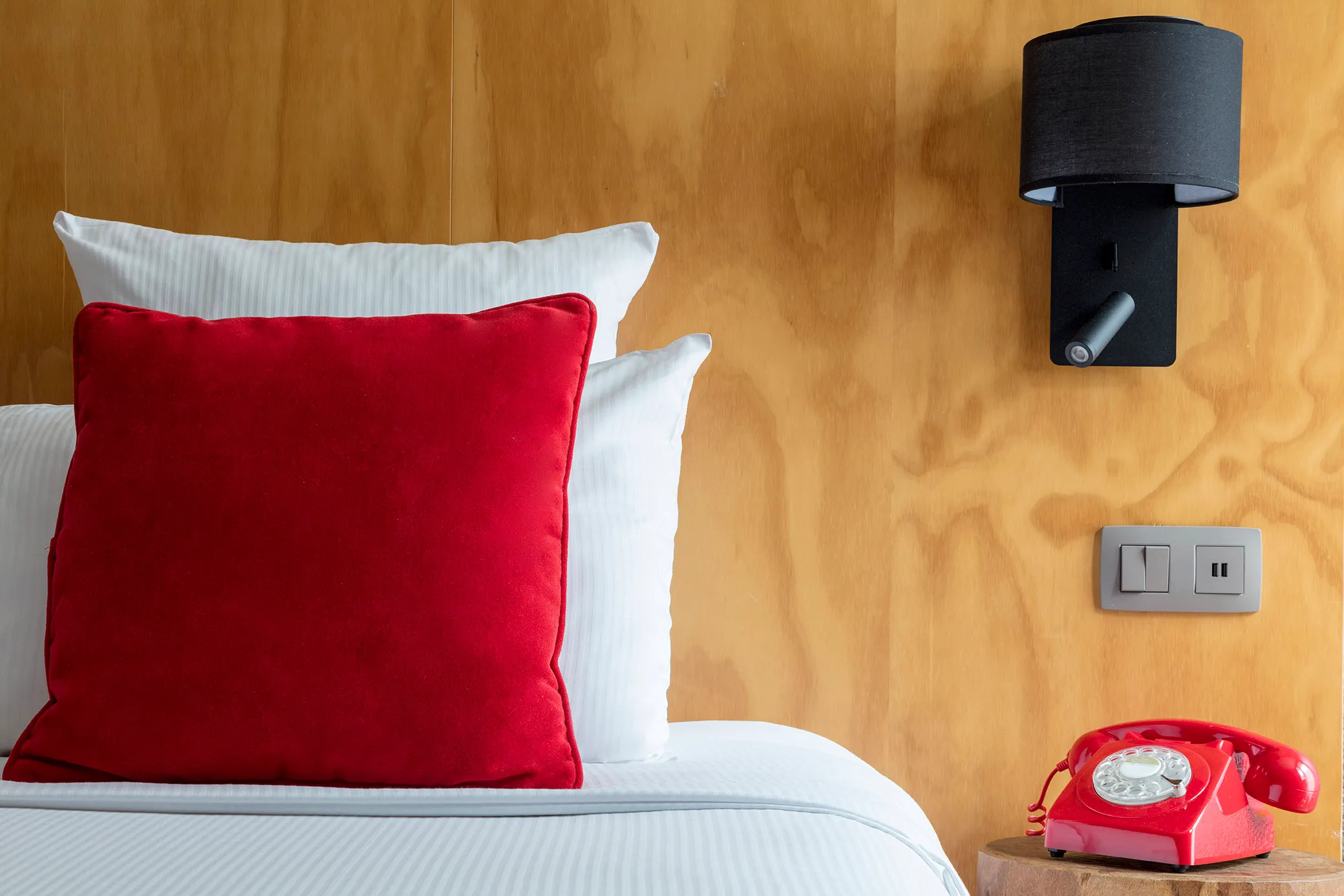 Séjour charmant dans une Chambre Classique Mansardée de l'hôtel Les Aiglons, à Chamonix Mont-Blanc.