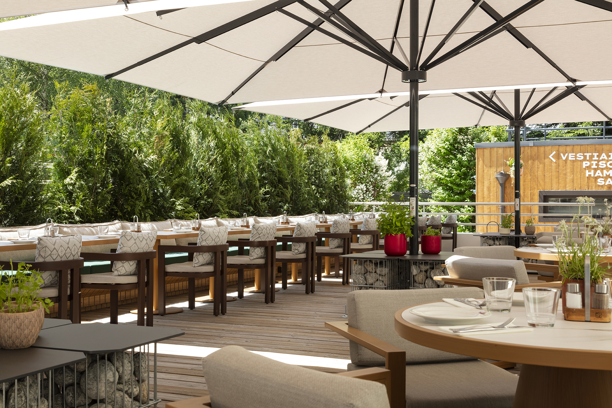 Terrasse du restaurant Casa Nonna de l'hôtel Les Aiglons