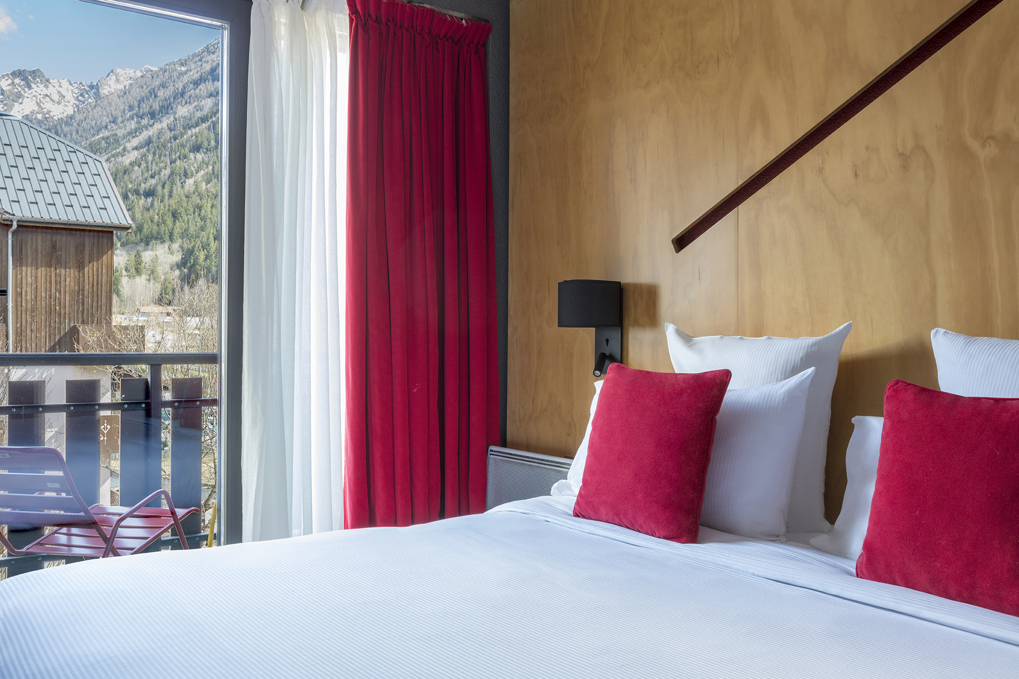 Détente et bien-être dans une Chambre Classique avec balcon de l'hôtel Les Aiglons, Chamonix Mont-Blanc