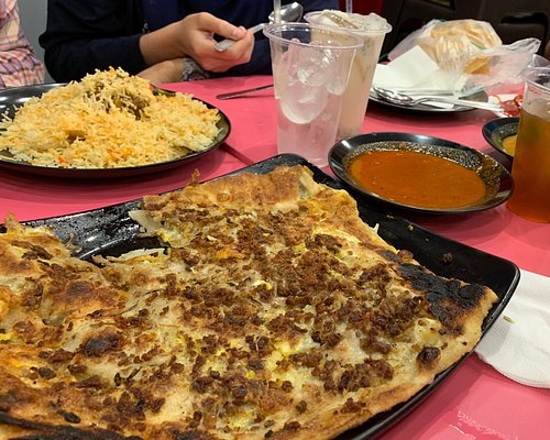 Murtabak dan biryani khas Zam Zam Restaurant yang legendaris di Singapore sejak 1908