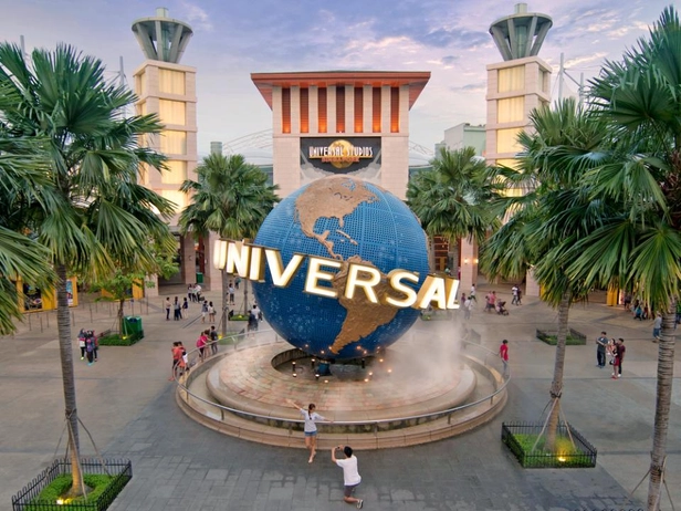 Gerbang masuk Universal Studios Singapore di Resorts World Sentosa