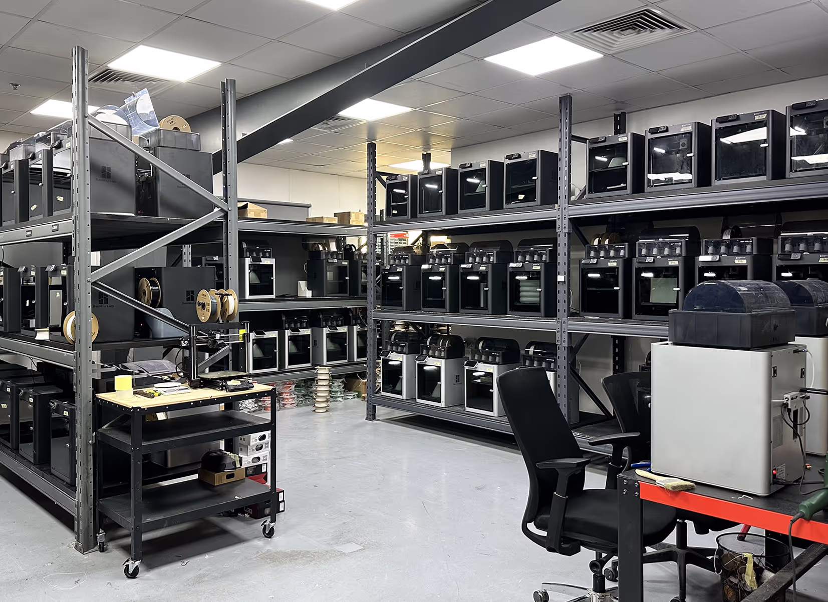 Fused Deposition Modeling (FDM) 3D printing laboratory at Proto21 in Dubai, showcasing advanced additive manufacturing equipment and processes.