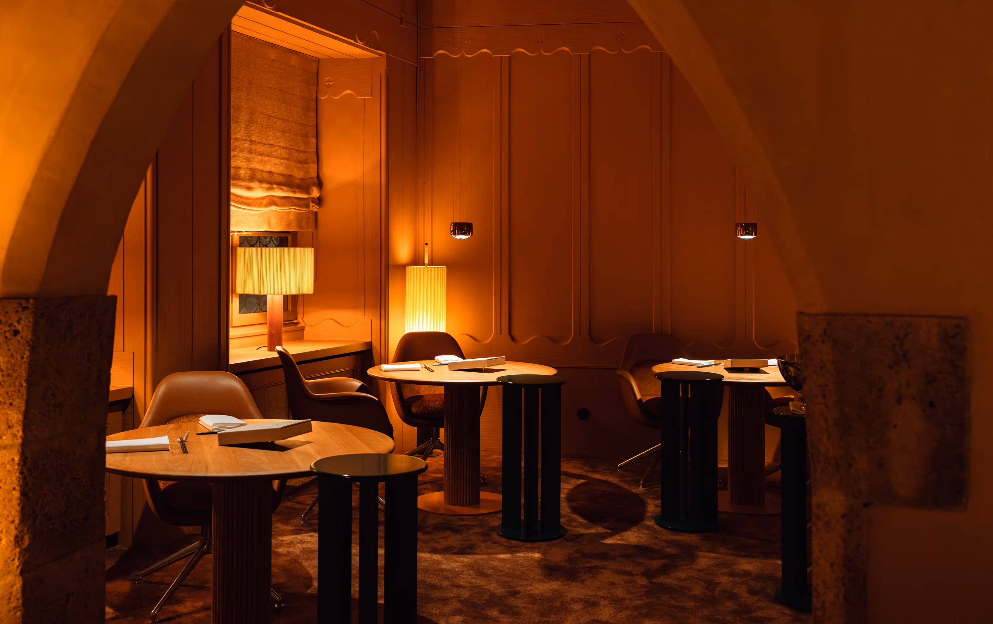 Innenansicht des Restaurants Tohru in München, gestaltet von Tasteful Concepts