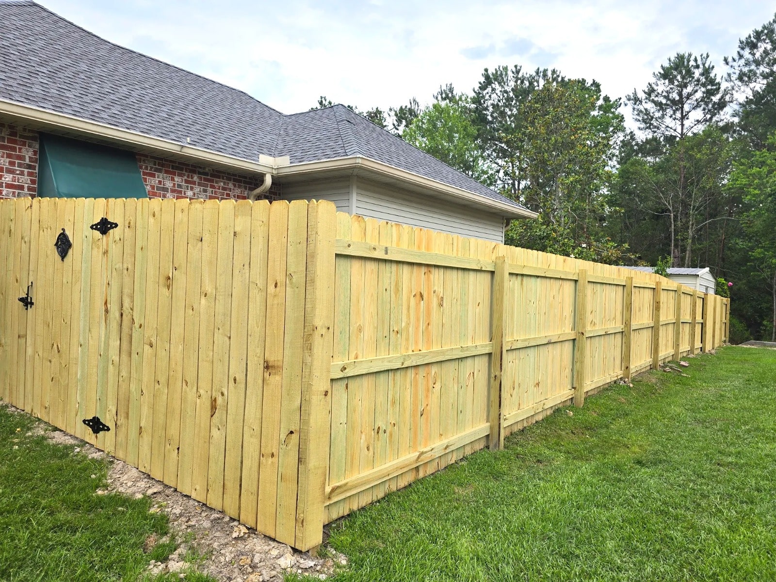 Cedar Fence Installation - zuppardos renovation