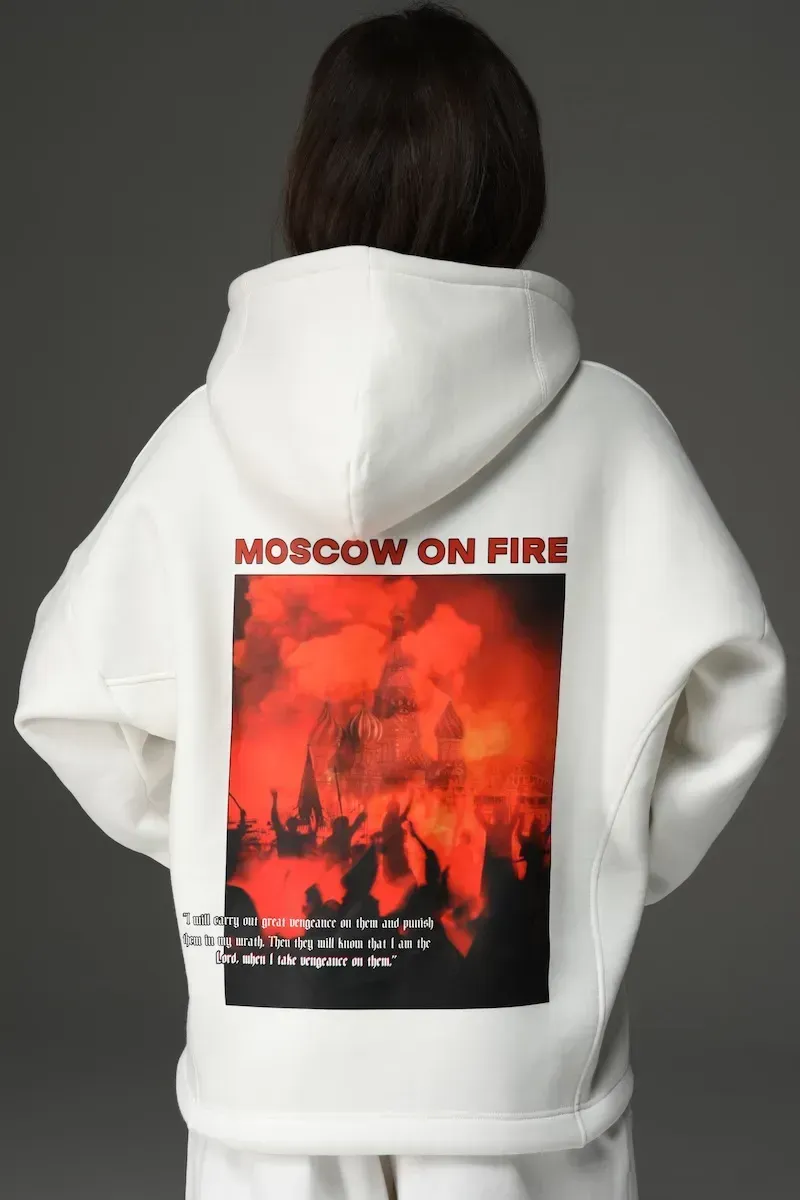 Hoodie "moscow on fire" white