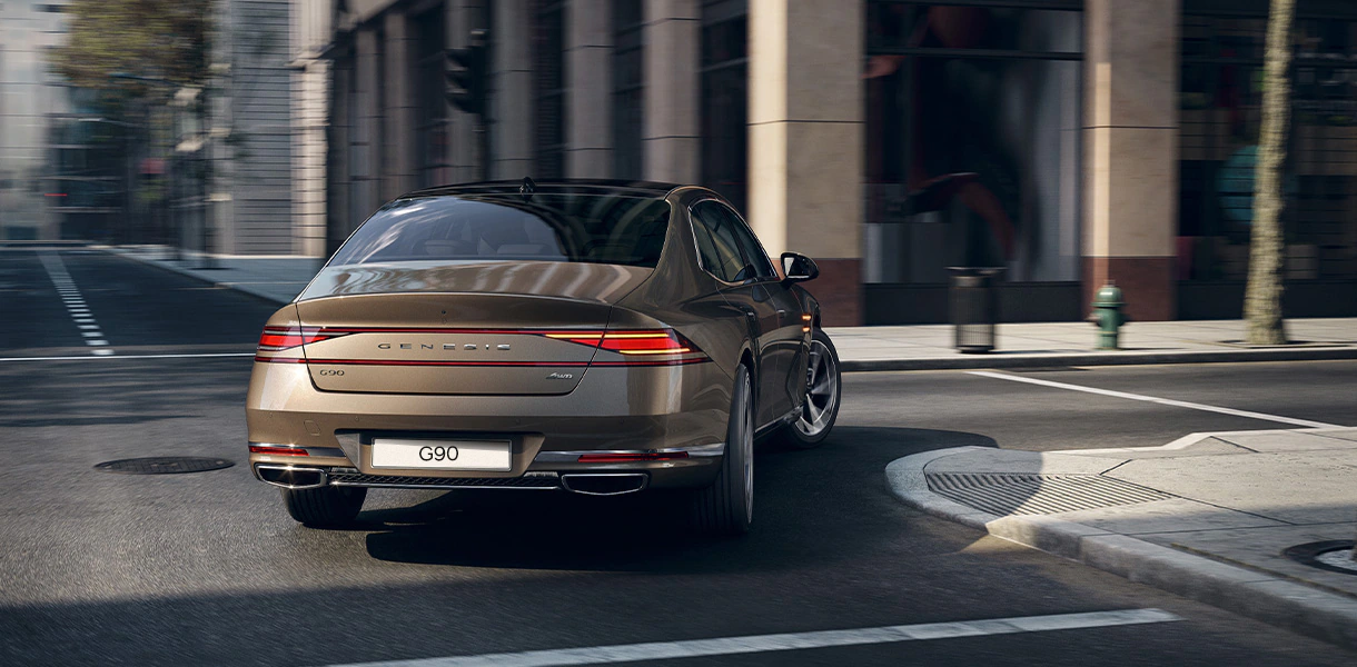 G90 driving around a corner