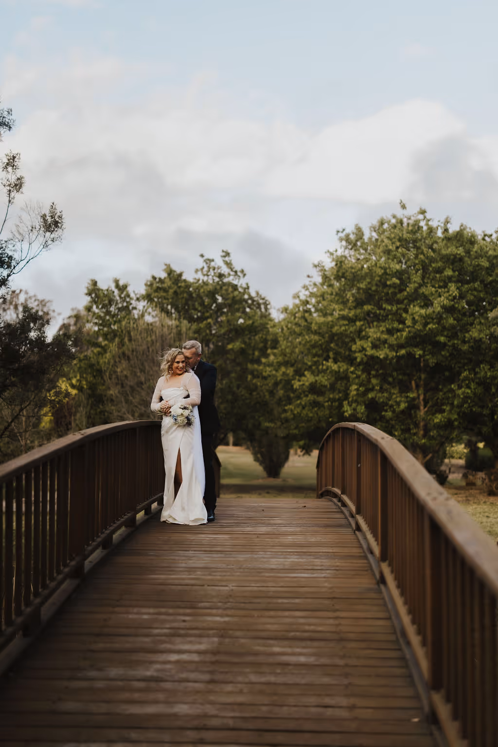 Couple having a wedding at Braeside on the bridge