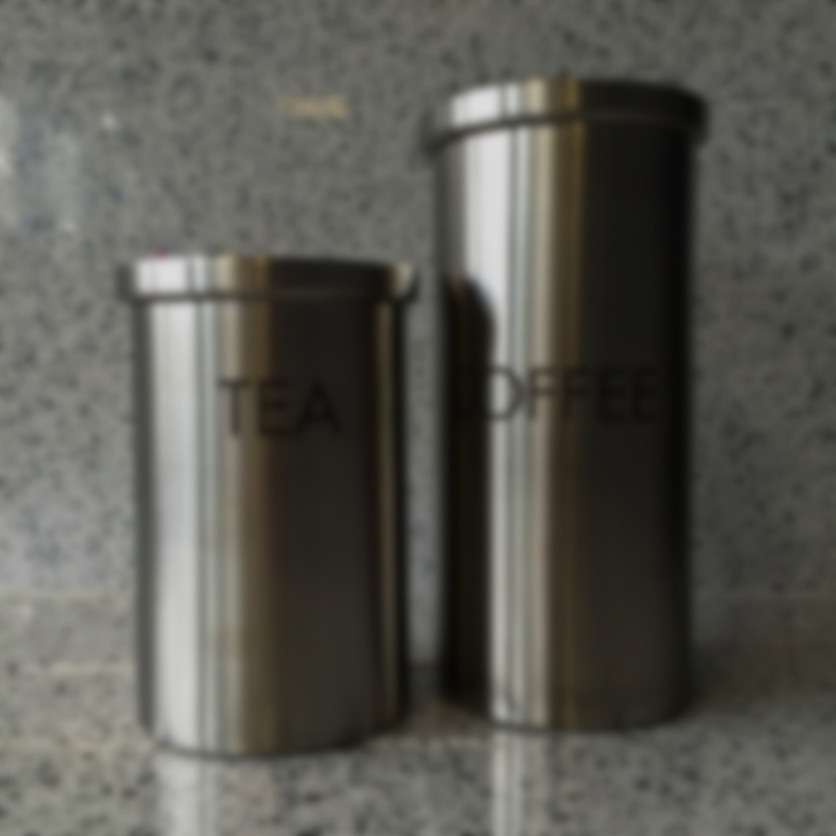 How Branded Tins Strengthen Subscription Models and Reduce Packaging Waste