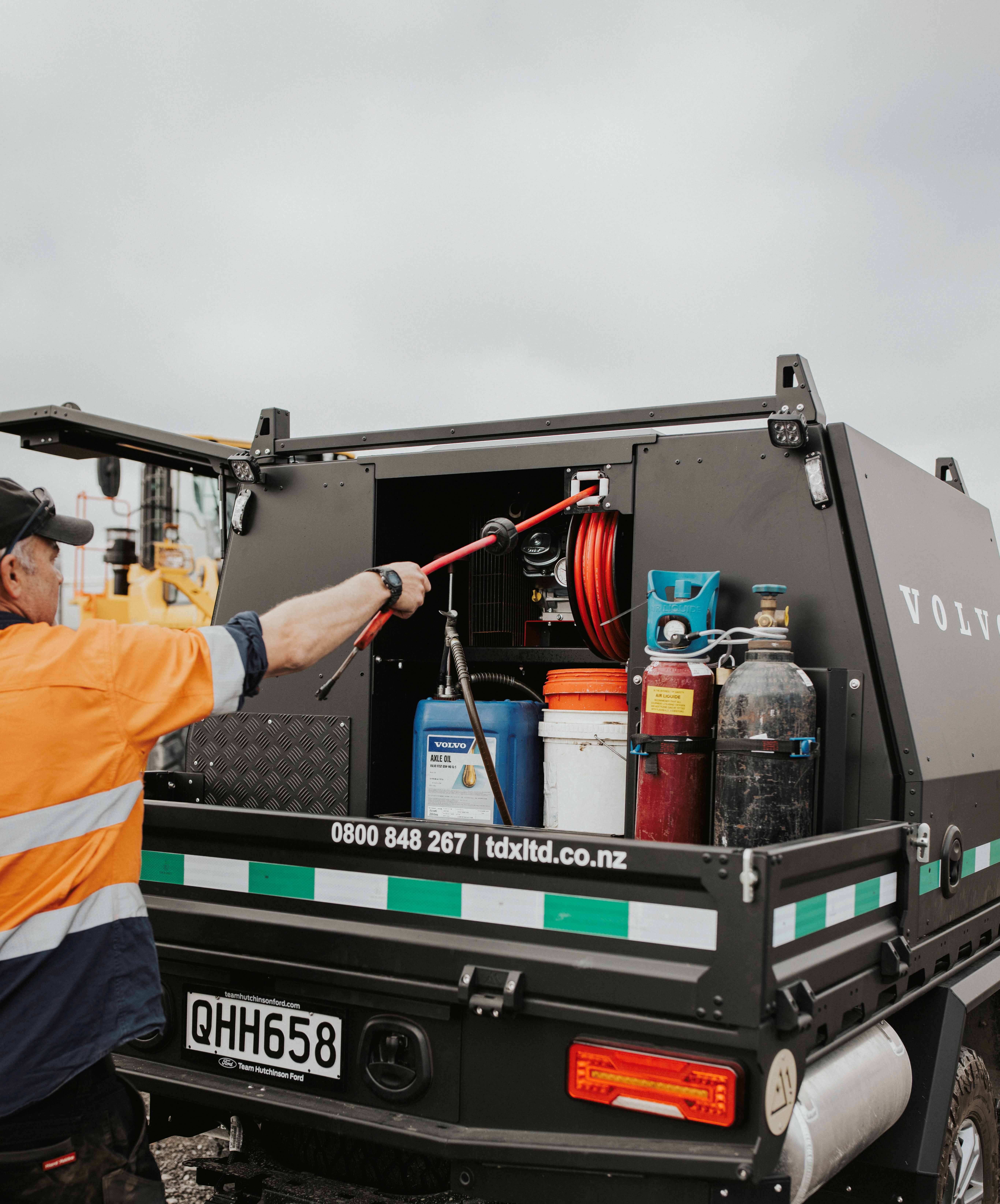 Onboard Compressor Setup – Built for Heavy-Duty Use