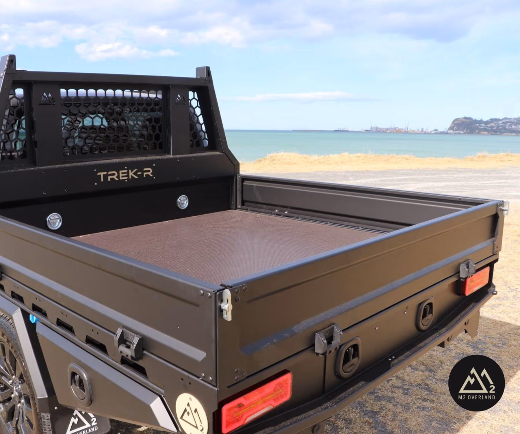 Mitsubishi Triton with  Trekr Tray System