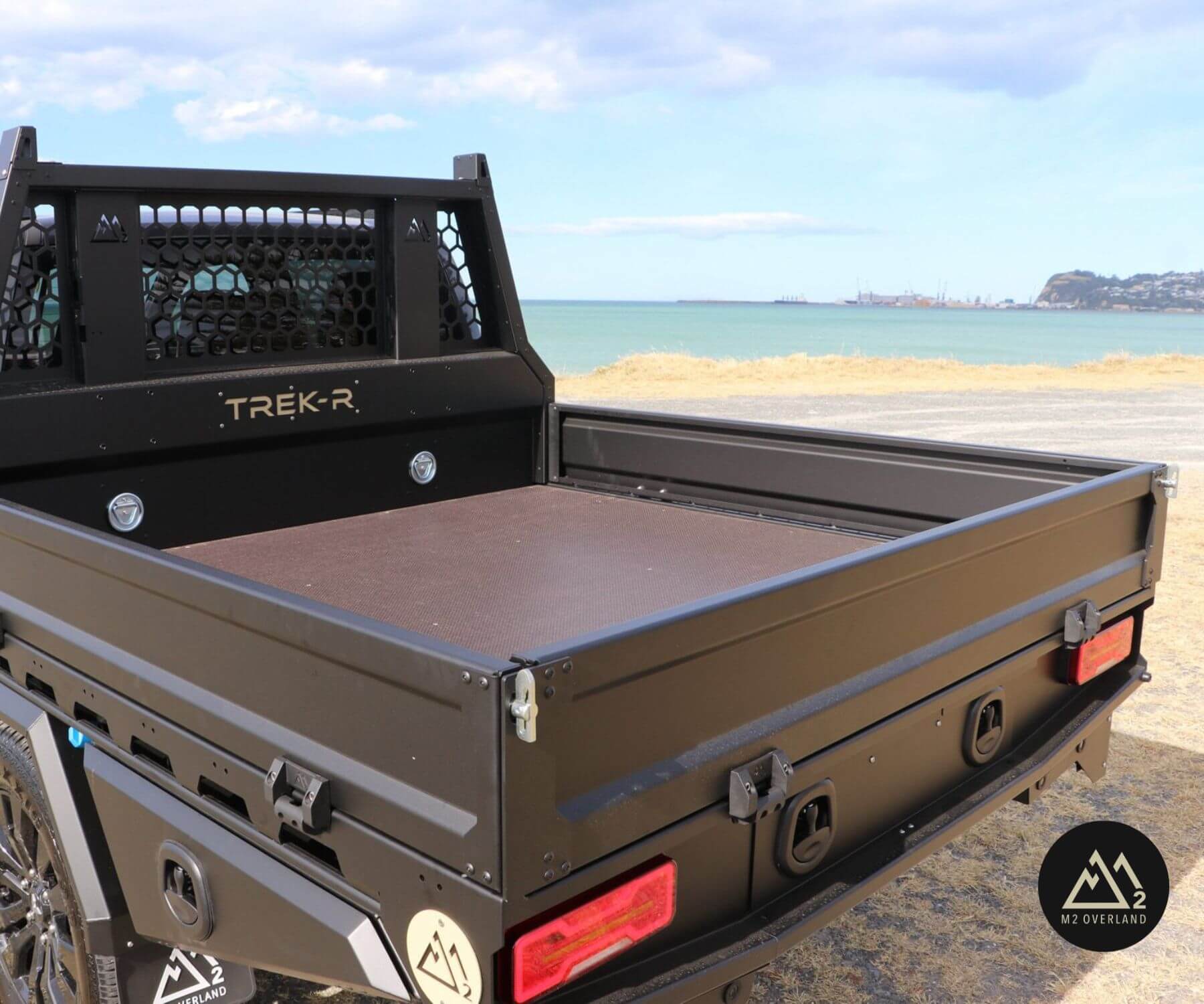 Mitsubishi Triton with  Trekr Tray System