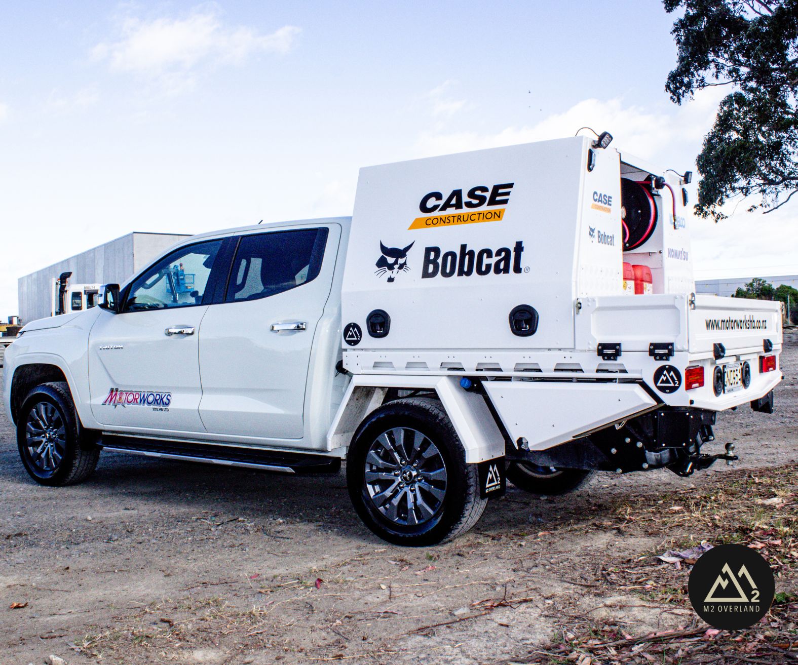 Mitsubishi Triton with  Tray & canopy system
