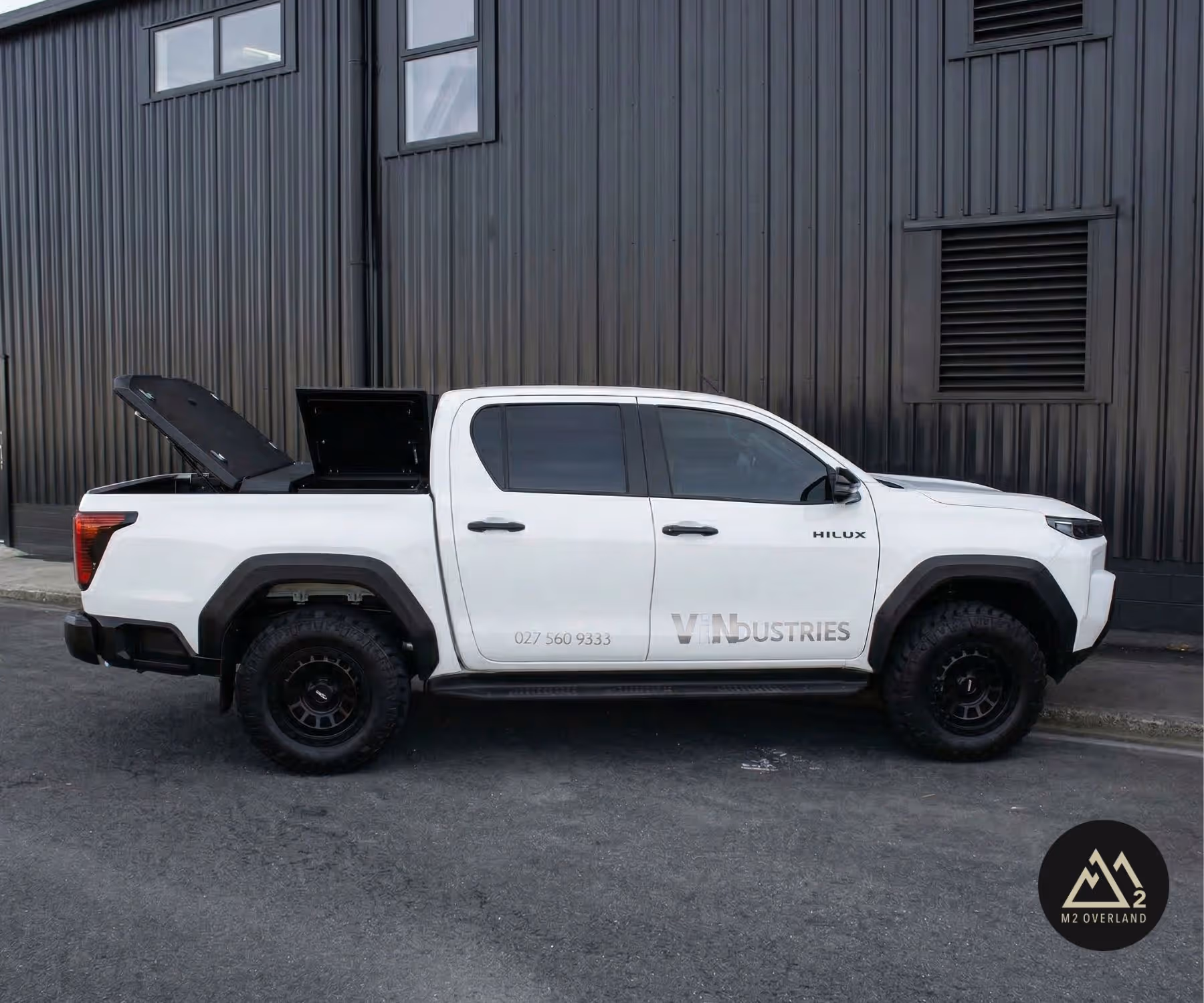 toyota hilux hard lid 