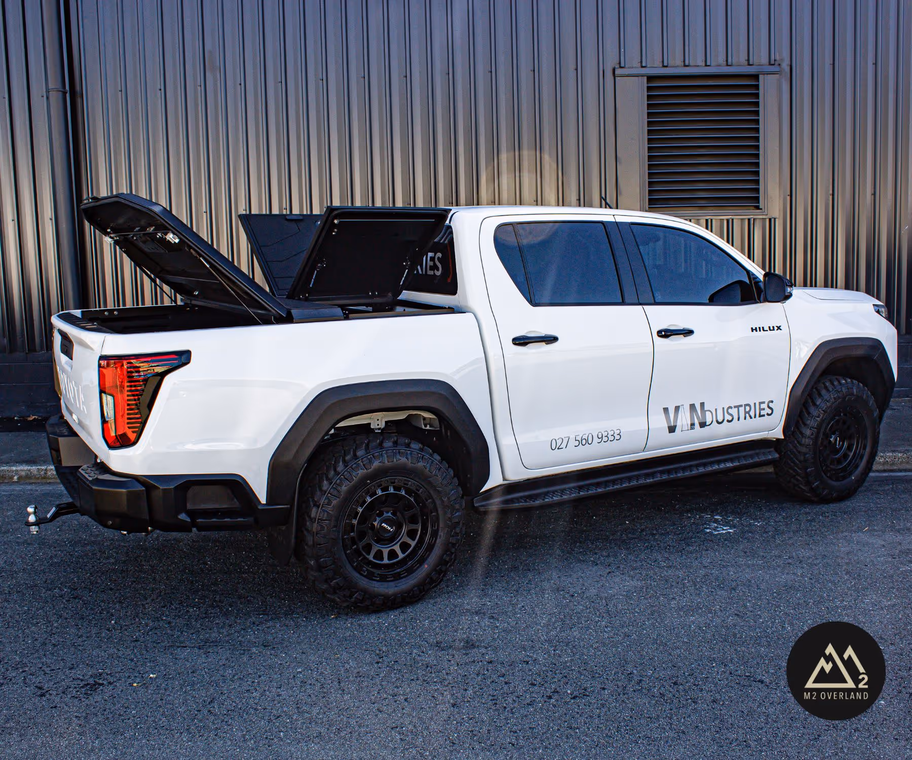 toyota hilux hard lid 