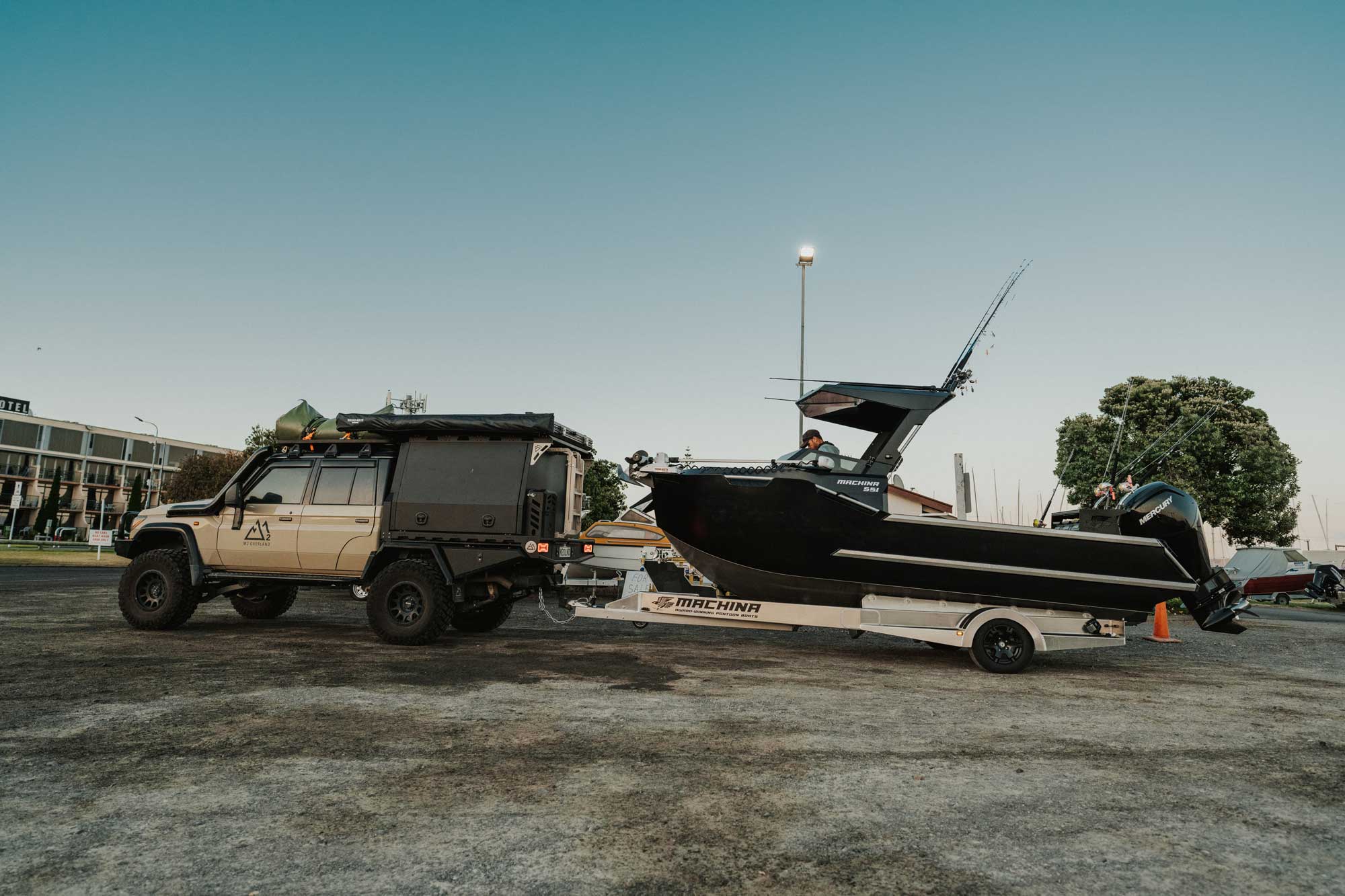 Land Cruiser Ute Tray & Canopy Towing Boat