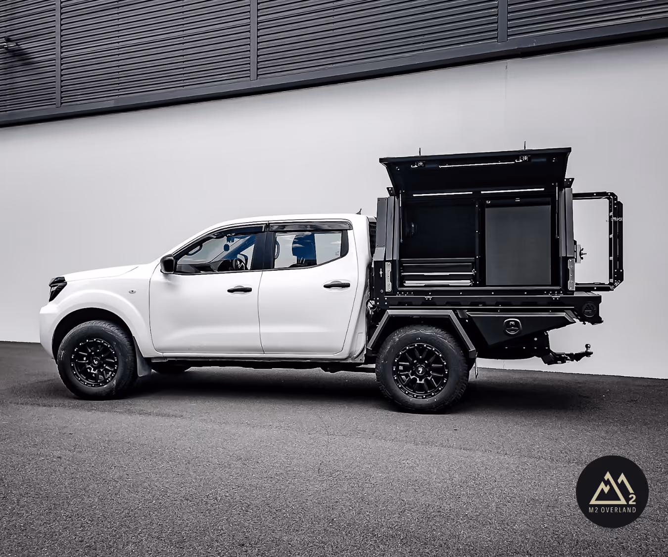 nissan navara with wellside canopy