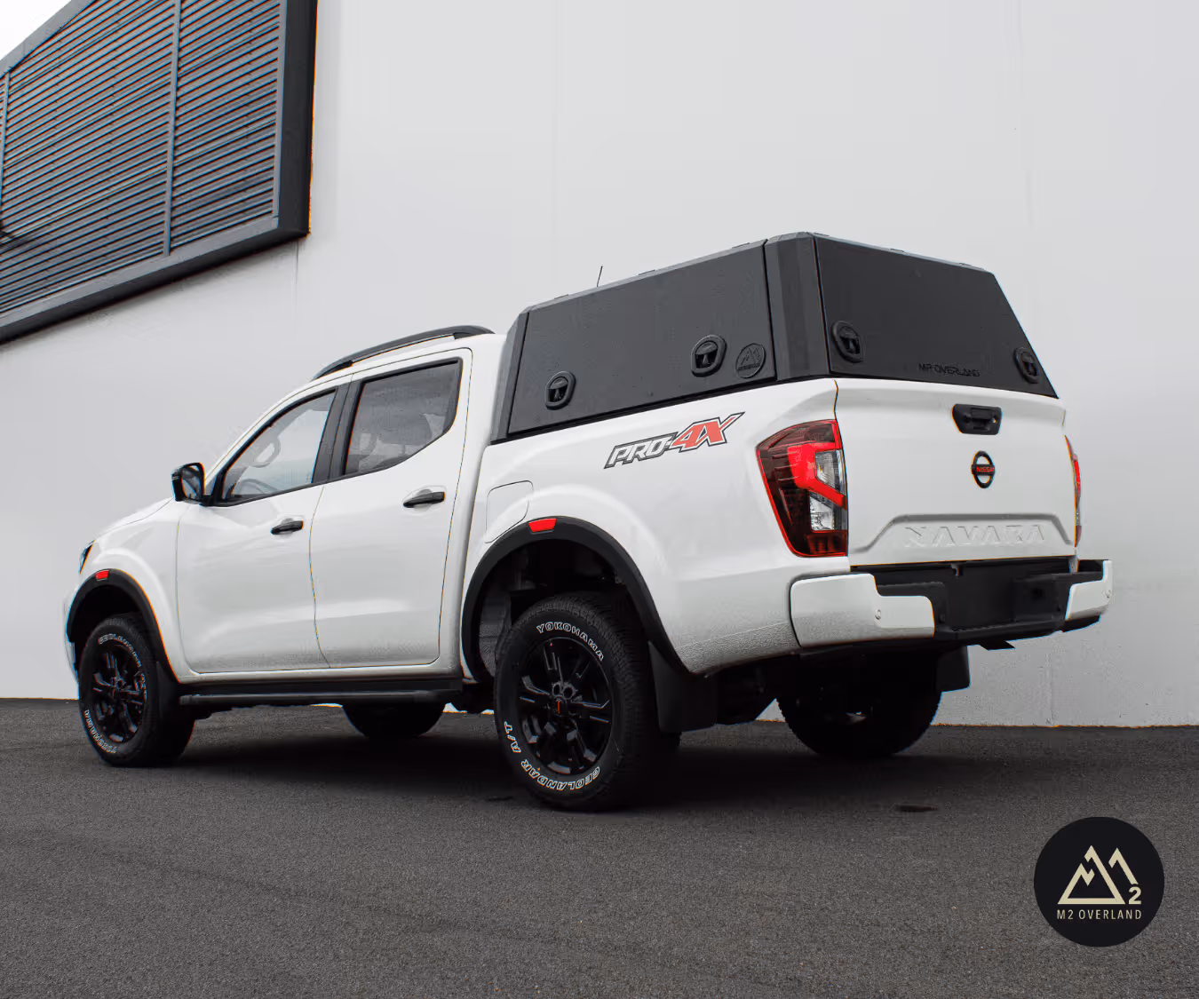 nissan navara with wellside canopy