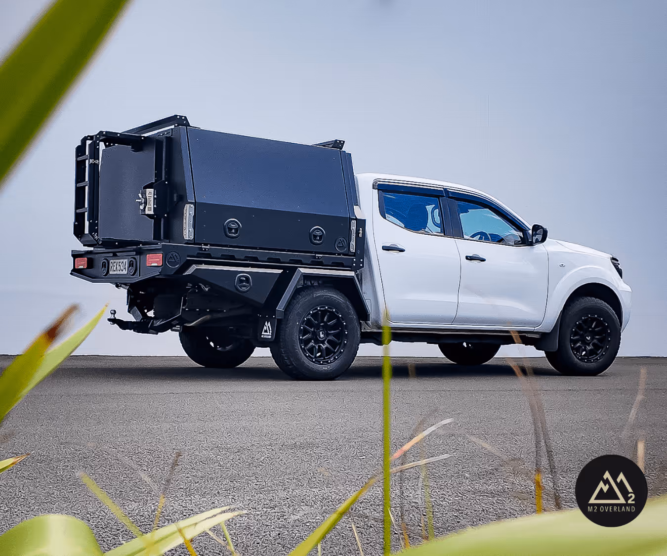 nissan navara with wellside canopy