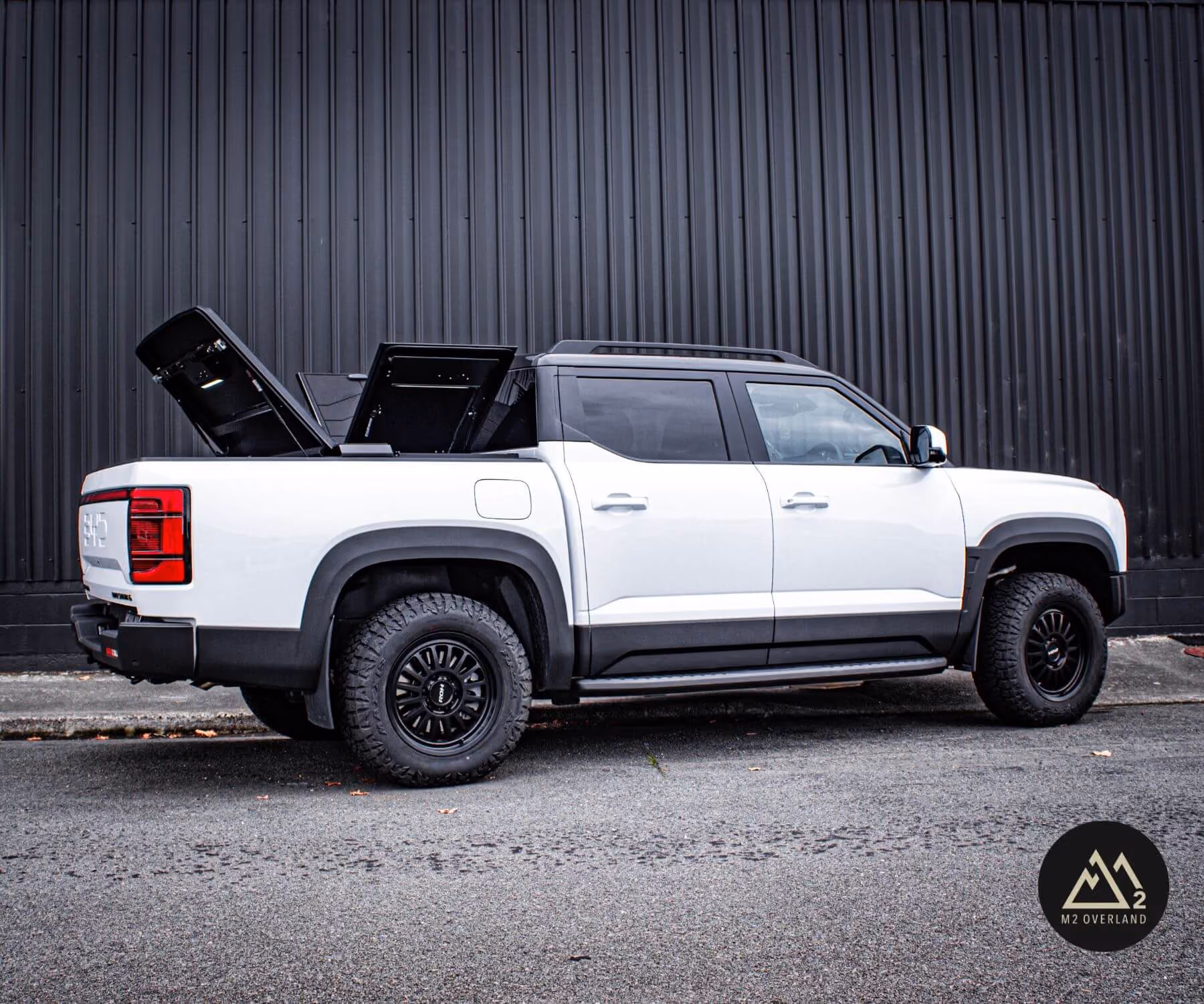 BYD Shark with M2 Overland Hard Lid 