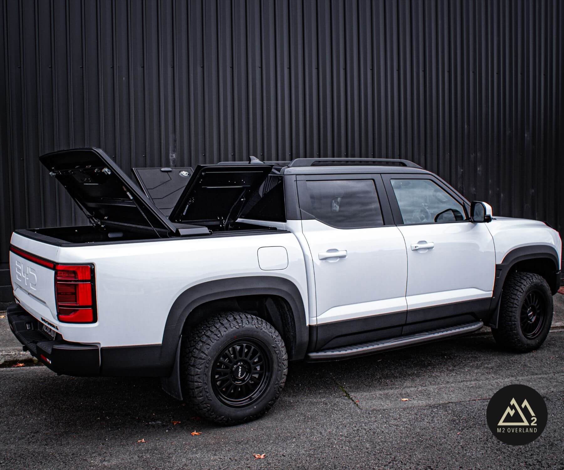 BYD Shark with M2 Overland Hard Lid 