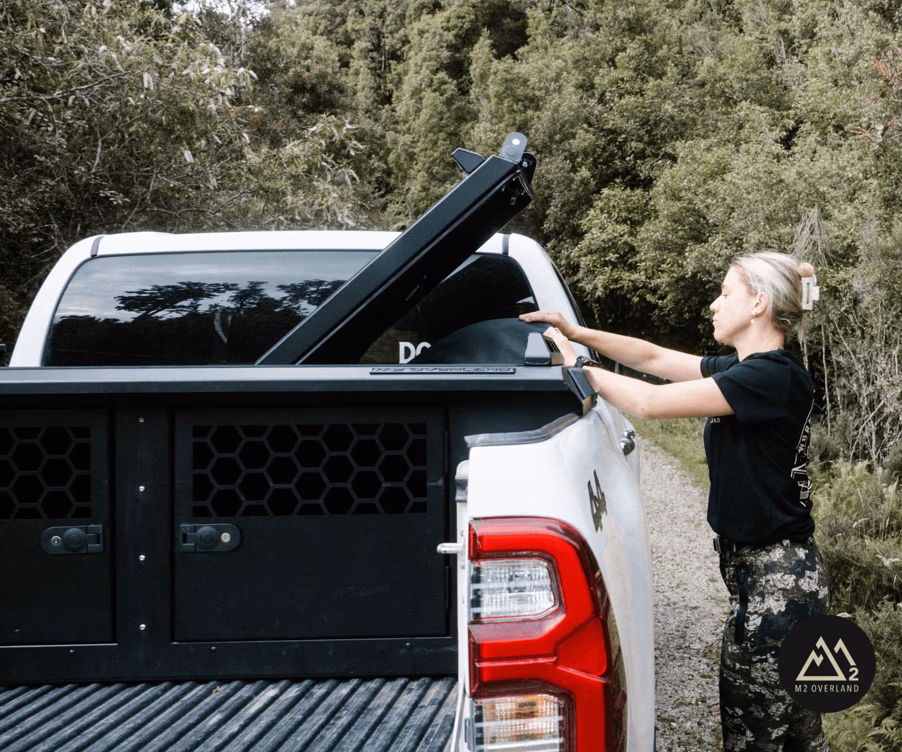 ute half dog box system