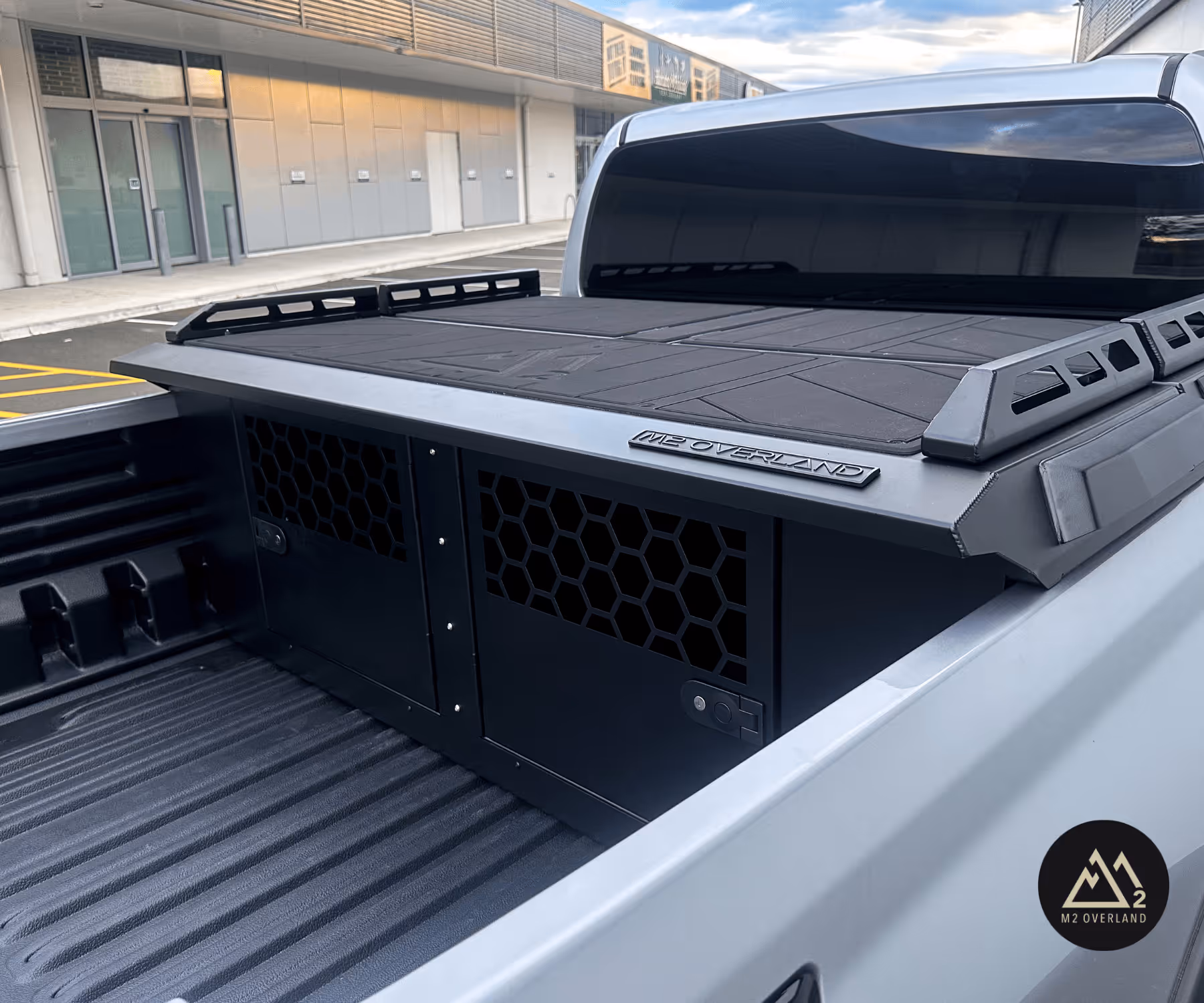 ute dog box system