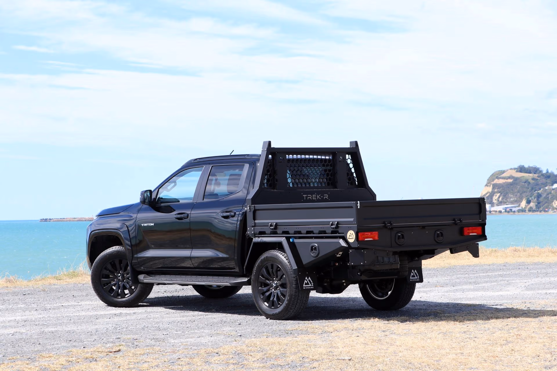 triton with trekr tray