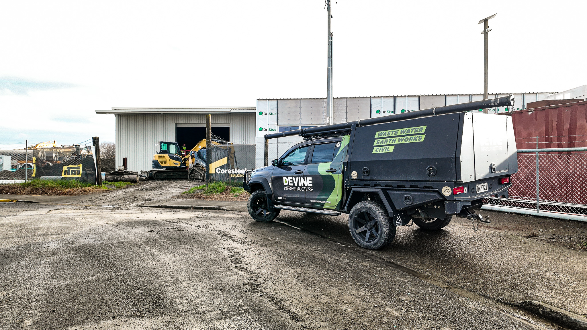 service body with load on roof racks