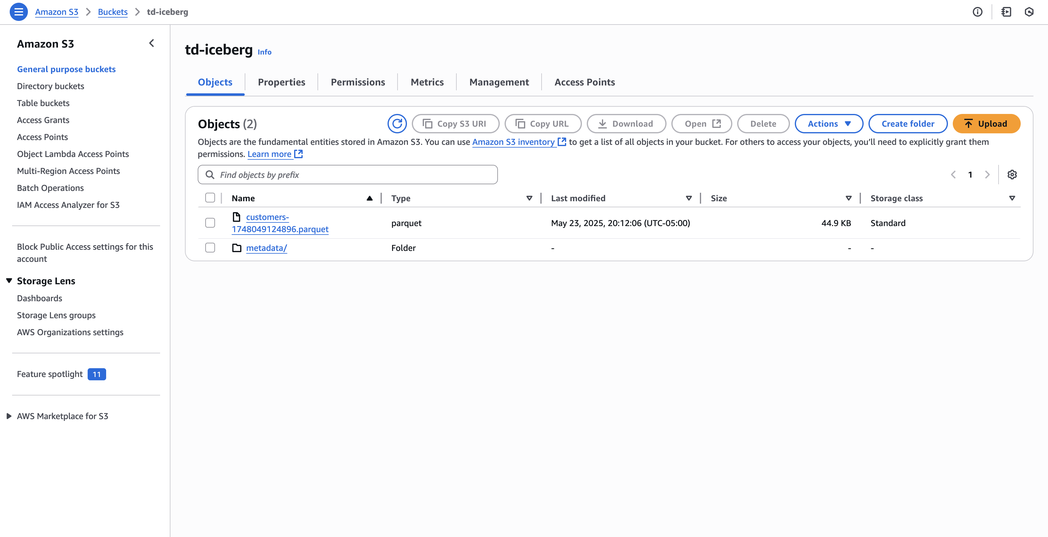 Output in S3 with mutiple parquet files
