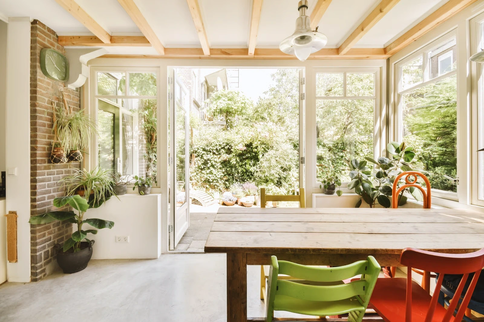 Bump out addition in Bothell with dining area 