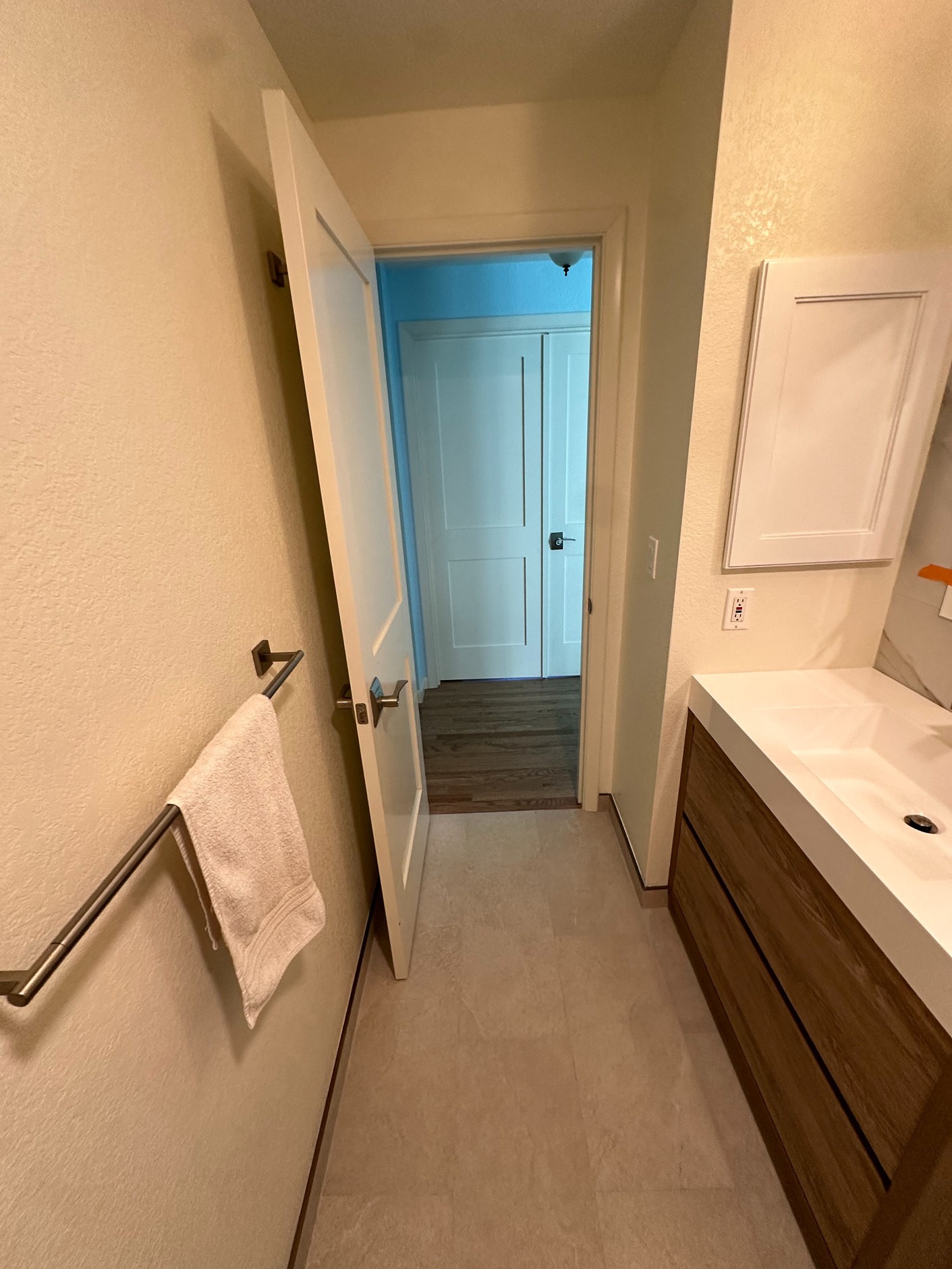 Combined Style and Comfort in a Sophisticated Bathroom Process Image 