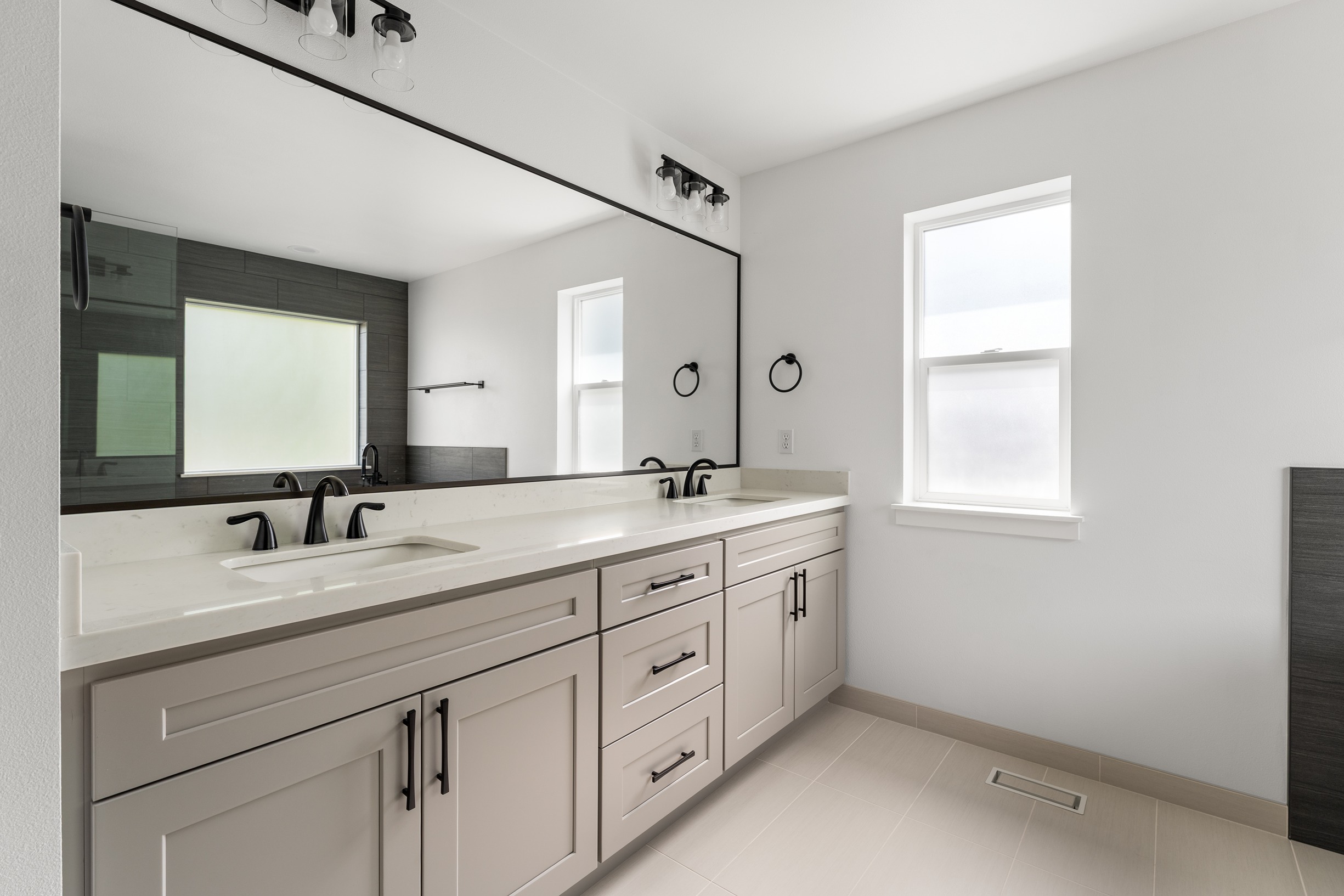 Elegant Bathroom Makeover – Kenmore