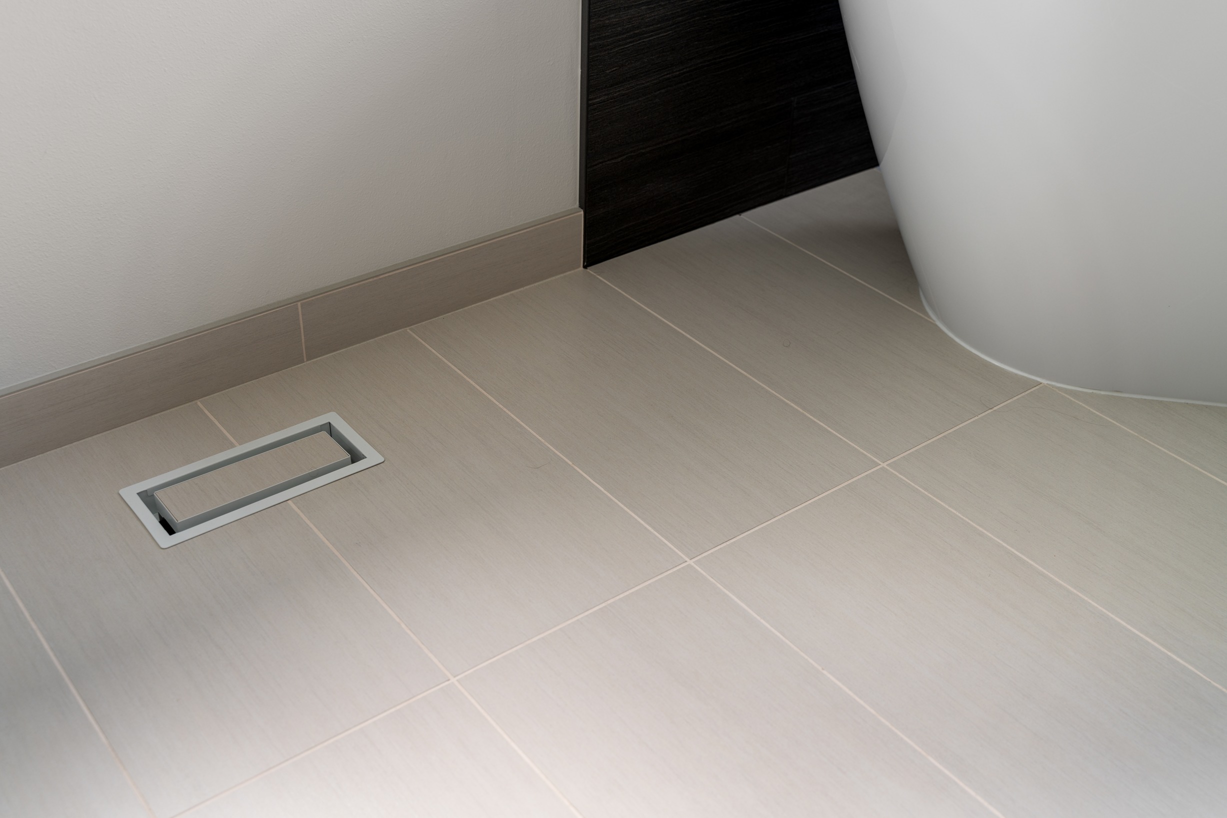 Elegant Bathroom Makeover – Kenmore