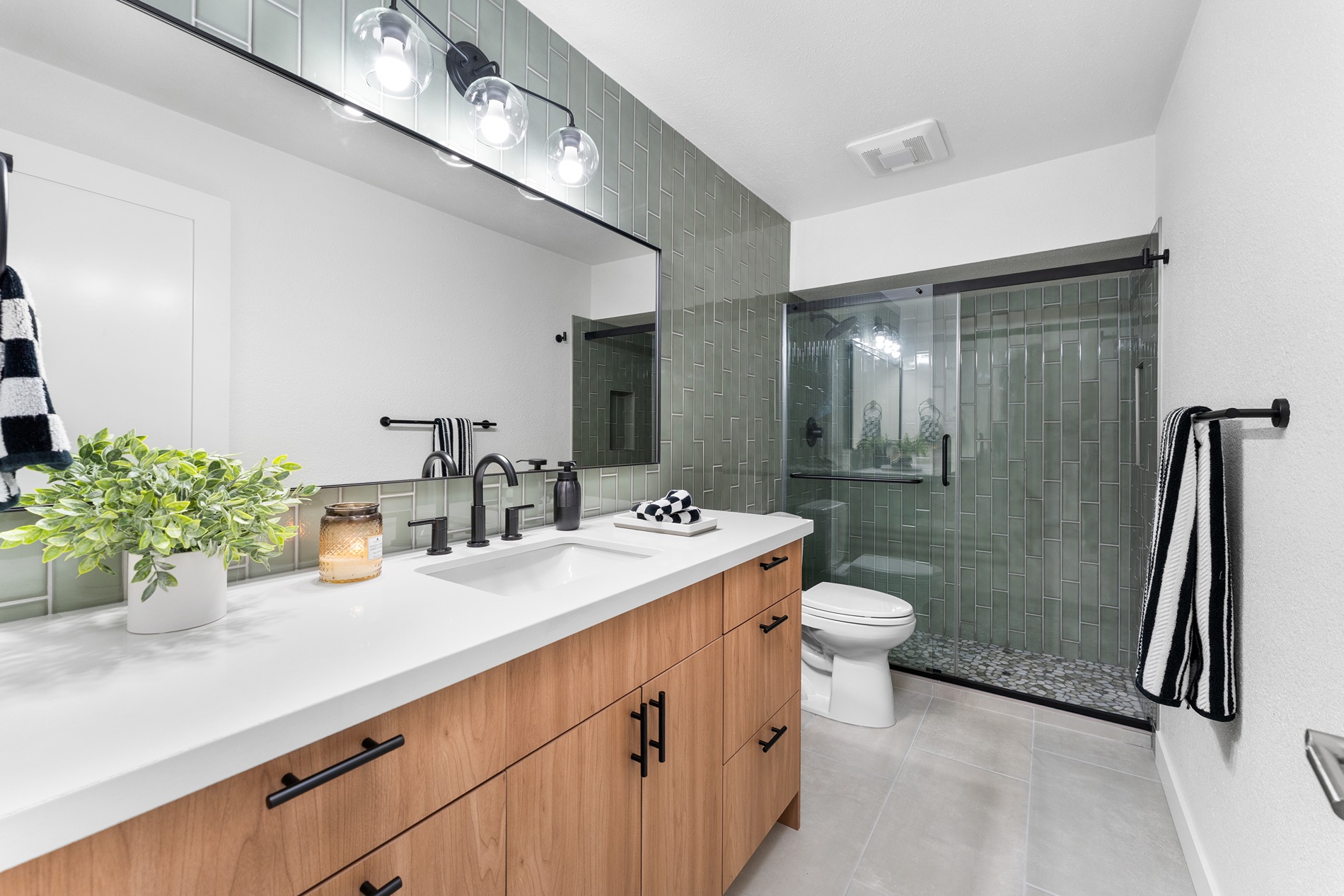High-End Bathroom Update – Mill Creek