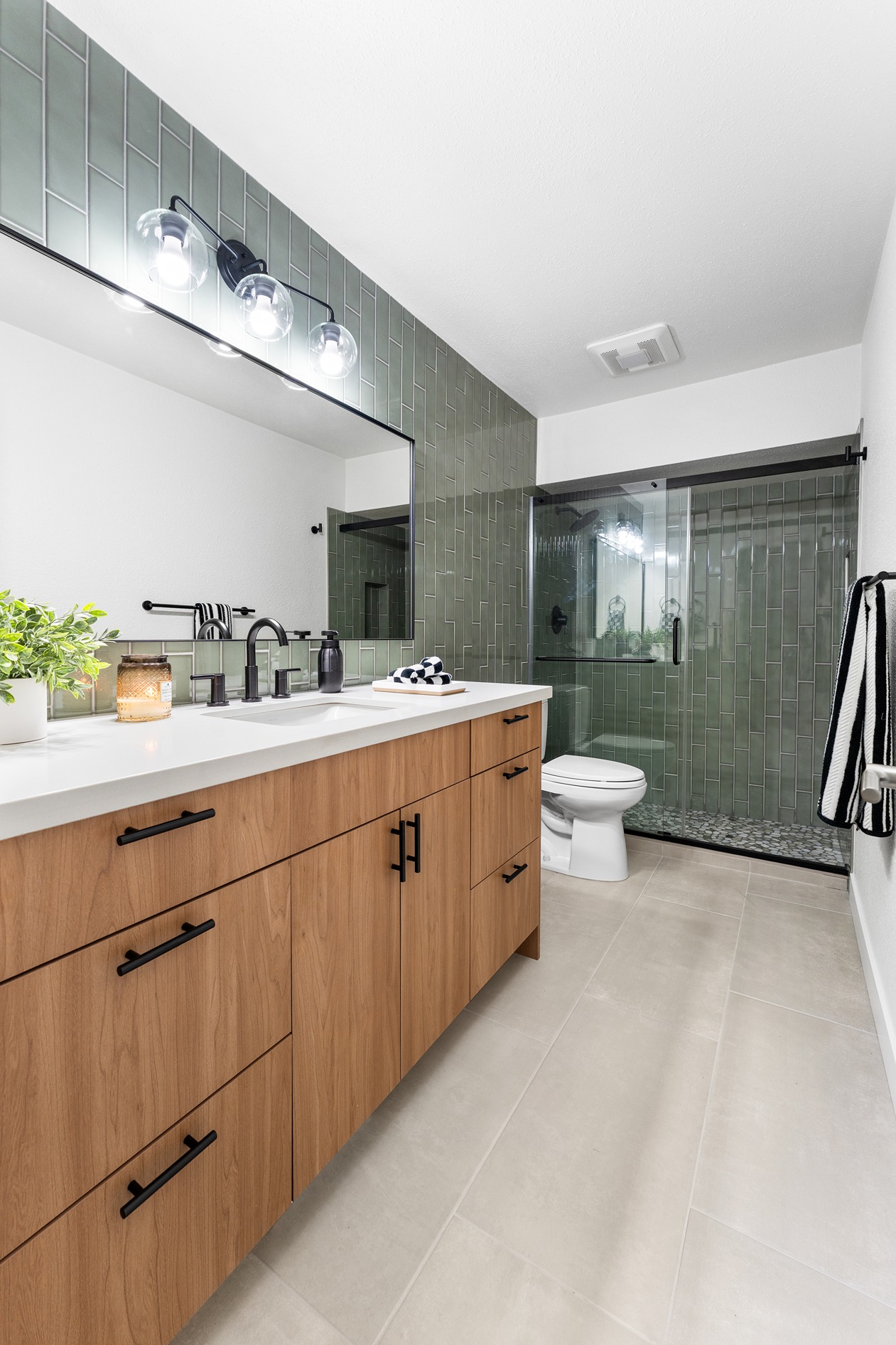 High-End Bathroom Update – Mill Creek 