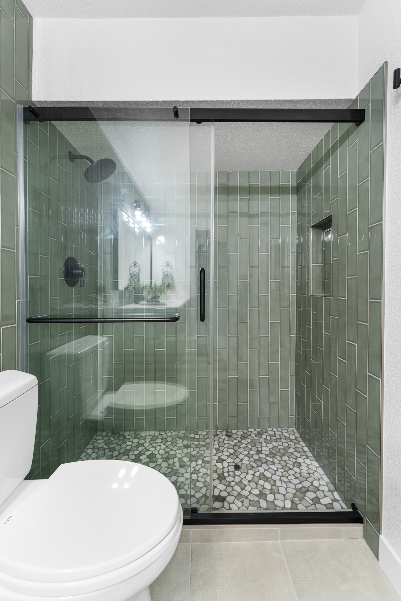 High-End Bathroom Update – Mill Creek 