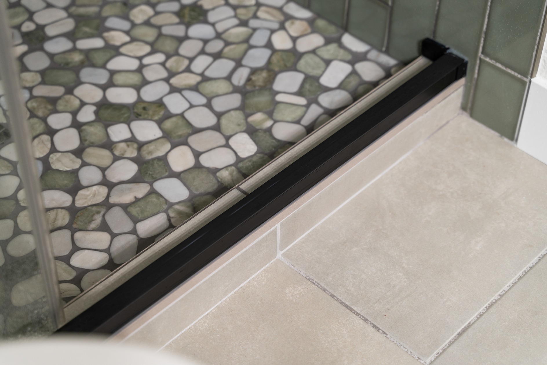 High-End Bathroom Update – Mill Creek 
