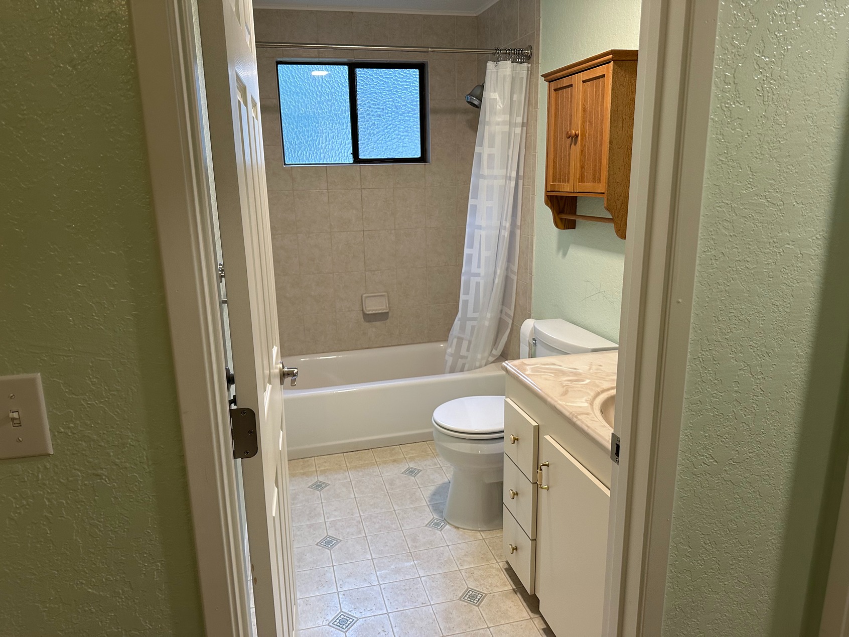 Contemporary Bathroom Project – Woodinville Before