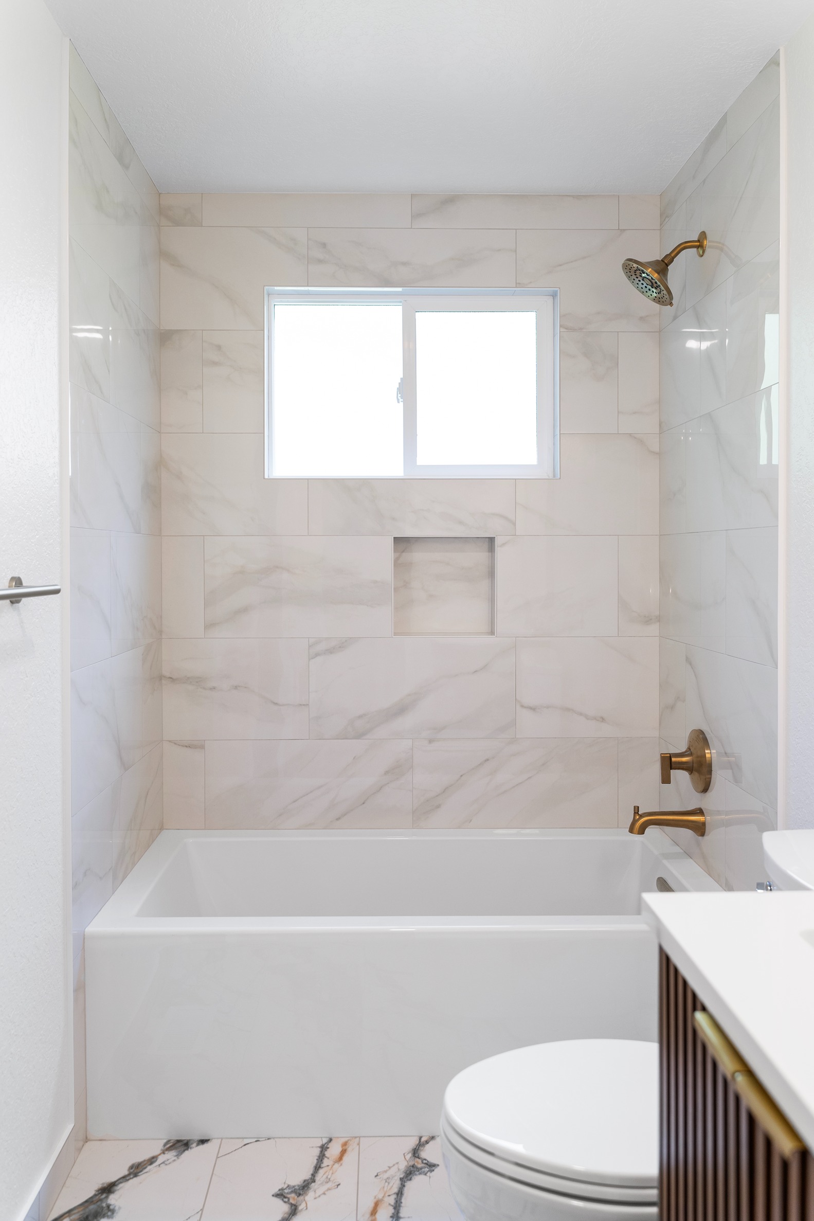 Contemporary Bathroom Project – Woodinville After