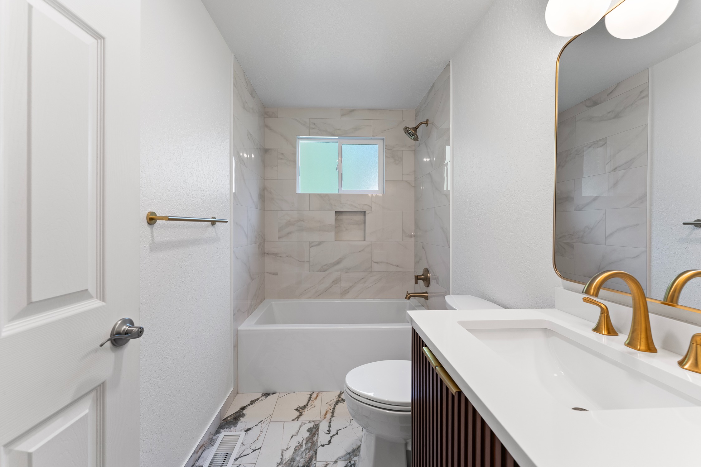 Contemporary Bathroom Project – Woodinville After