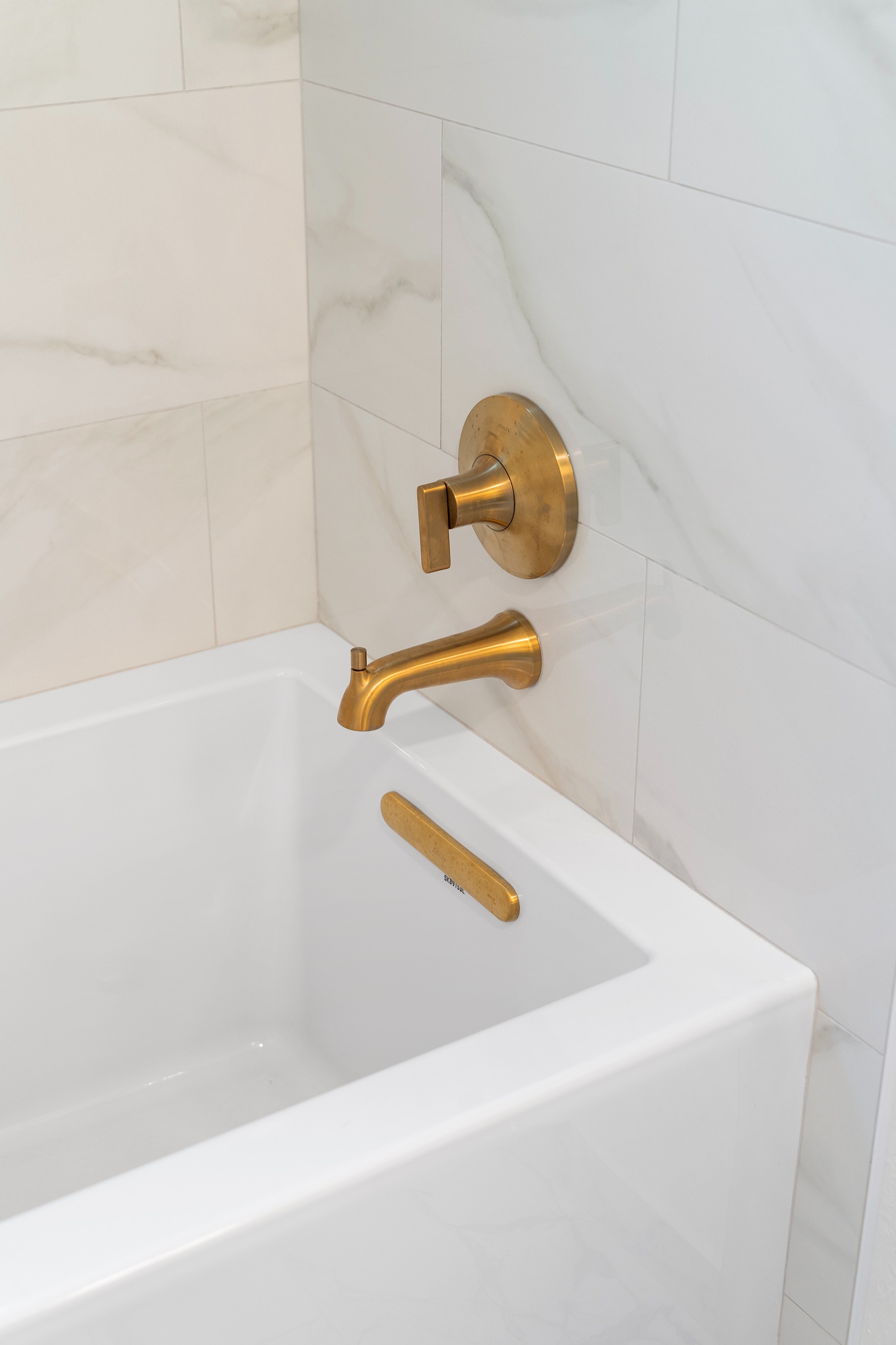 Contemporary Bathroom Project – Woodinville After