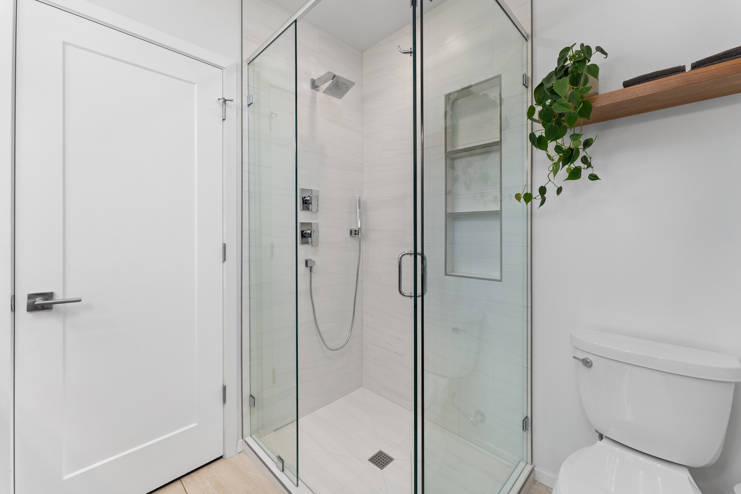 Modern Bathroom Transformation – Kenmore