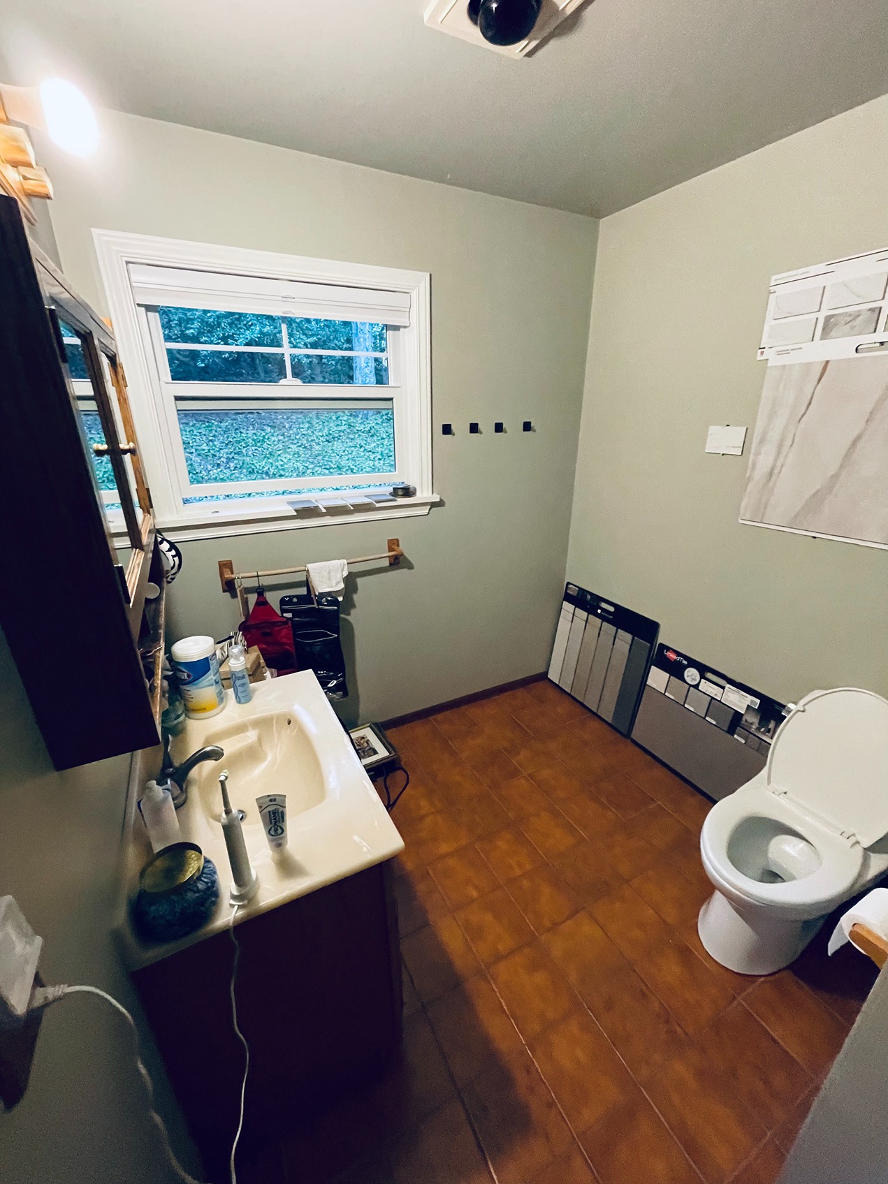 Full Revamp of a Bellevue Bathroom Before