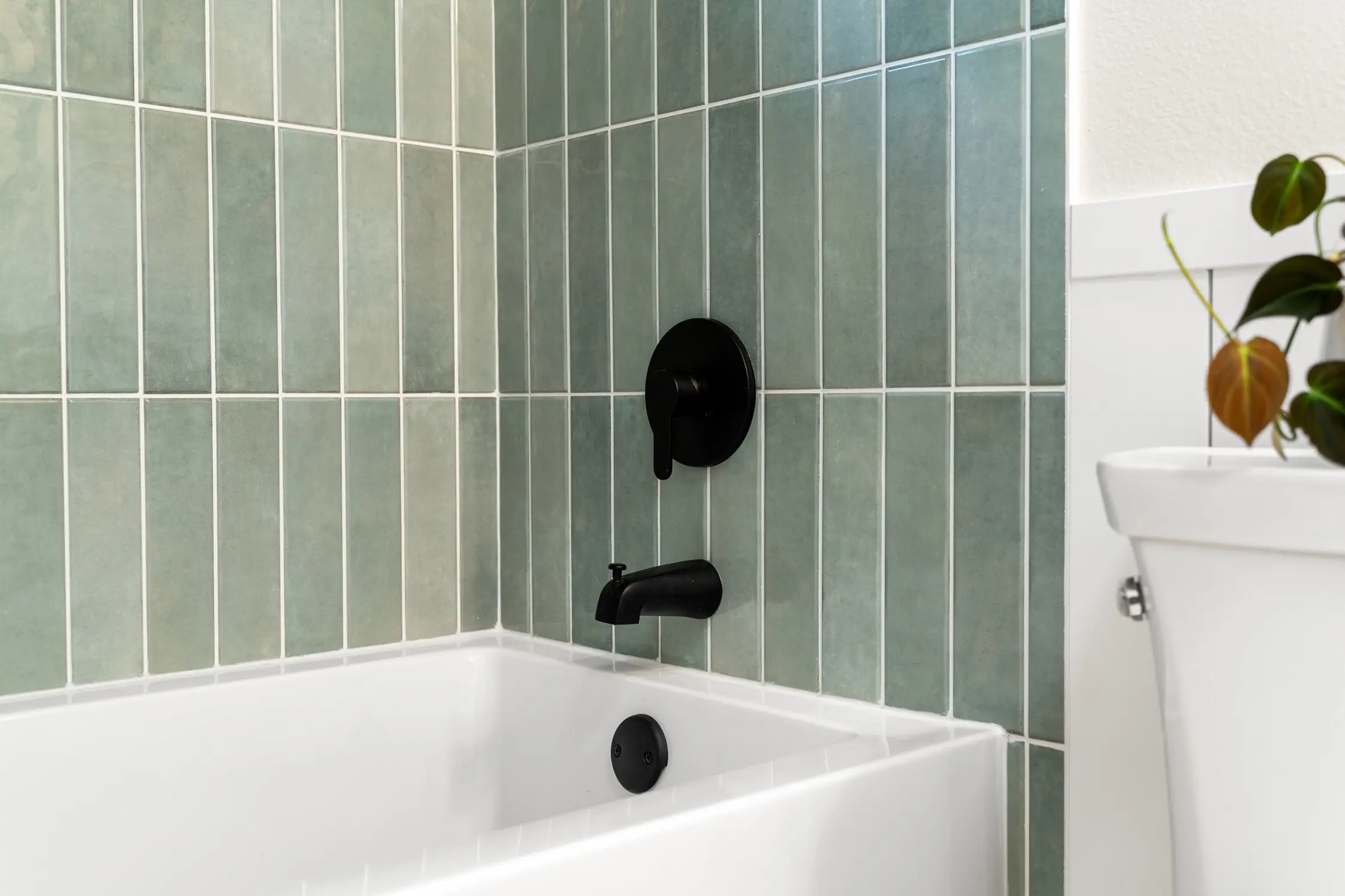 Guest Bath Transformation – Monroe After 