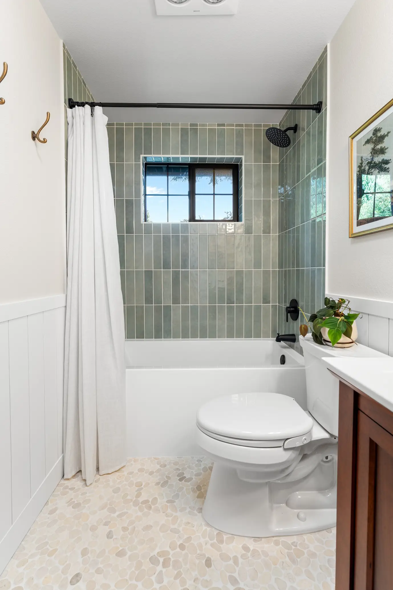 Guest Bath Transformation – Monroe After 