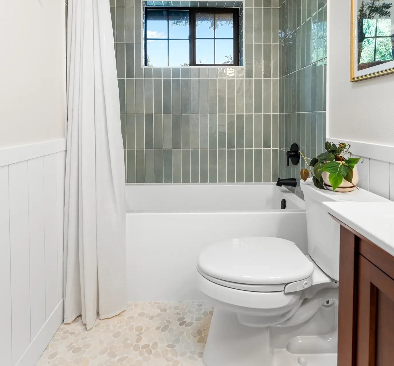 Guest Bath Transformation – Monroe