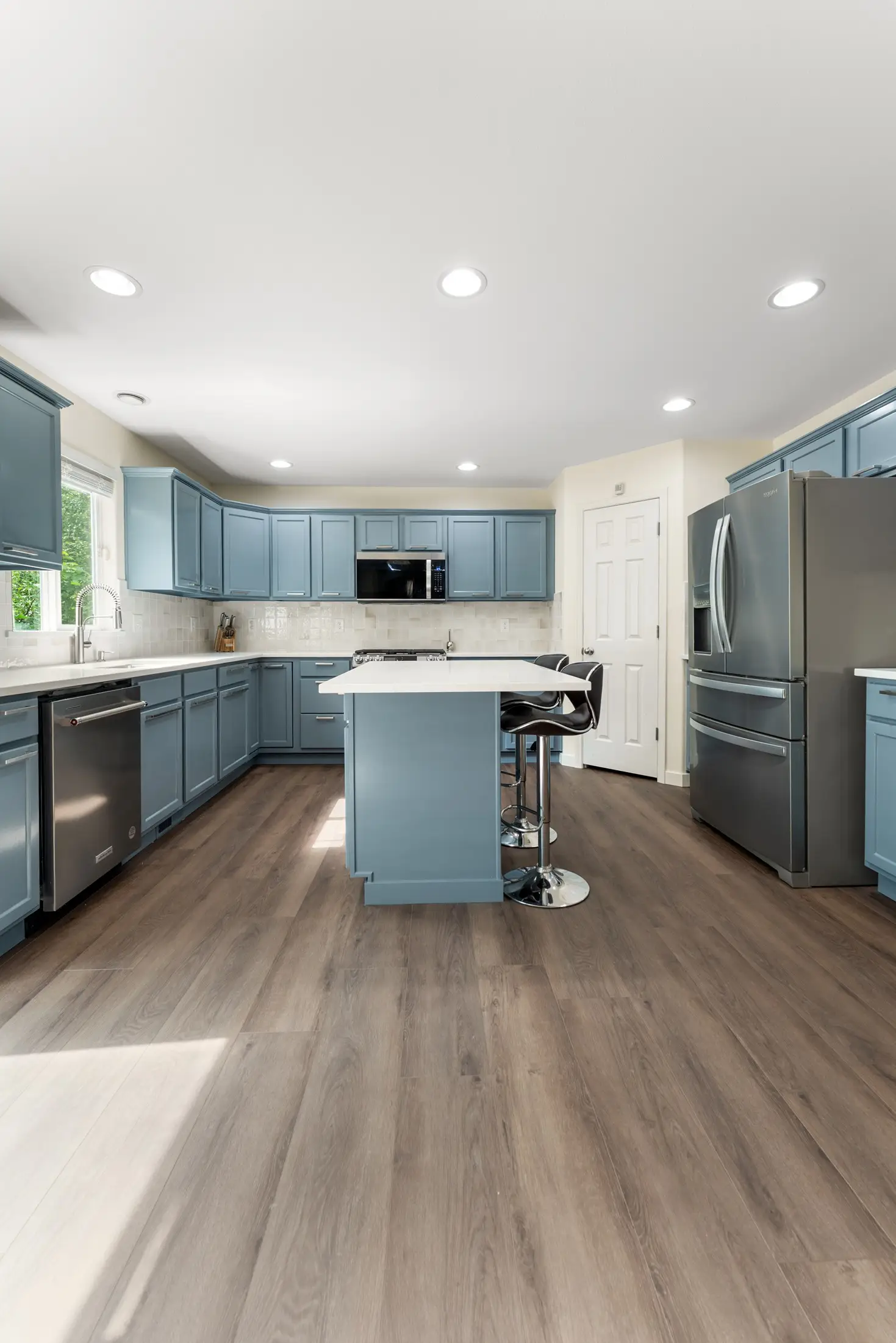 Bright Modern Kitchen Surface Update – Bothell After