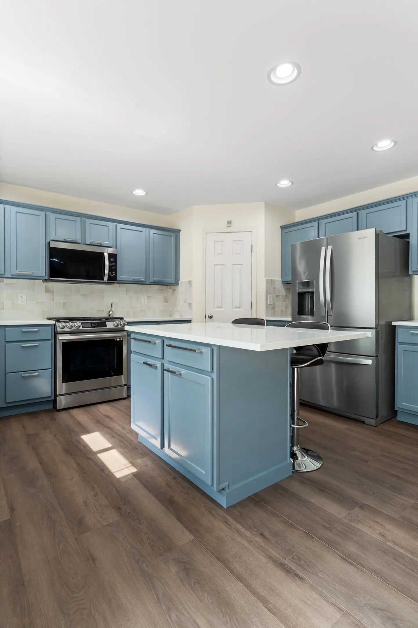 Bright Modern Kitchen Surface Update – Bothell After