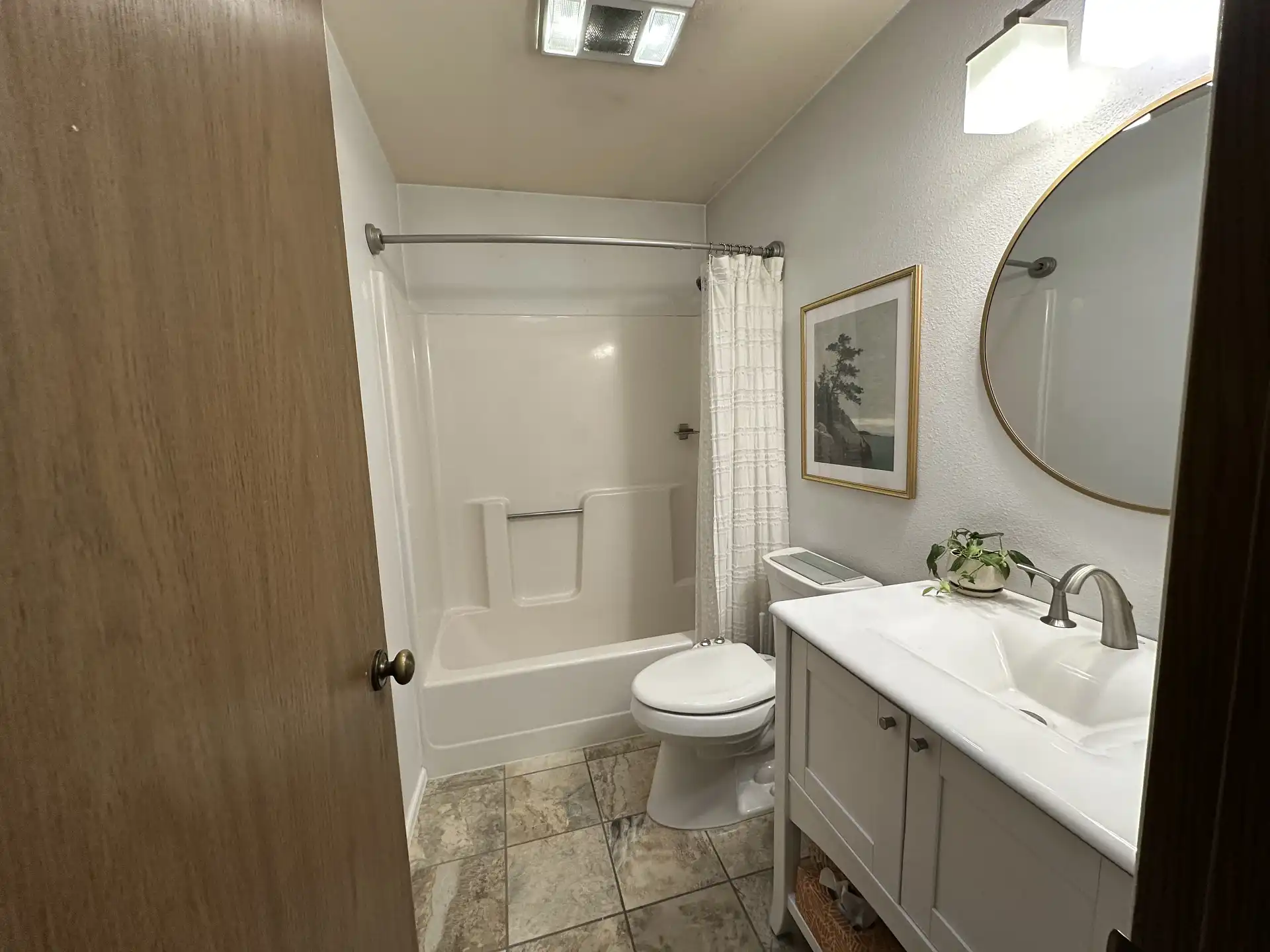 Guest Bath Transformation – Monroe Proccess