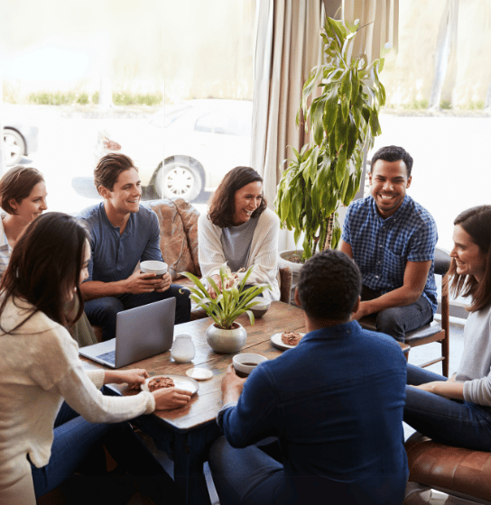 Photo d'une réunion entre professionnels de l'EPE83